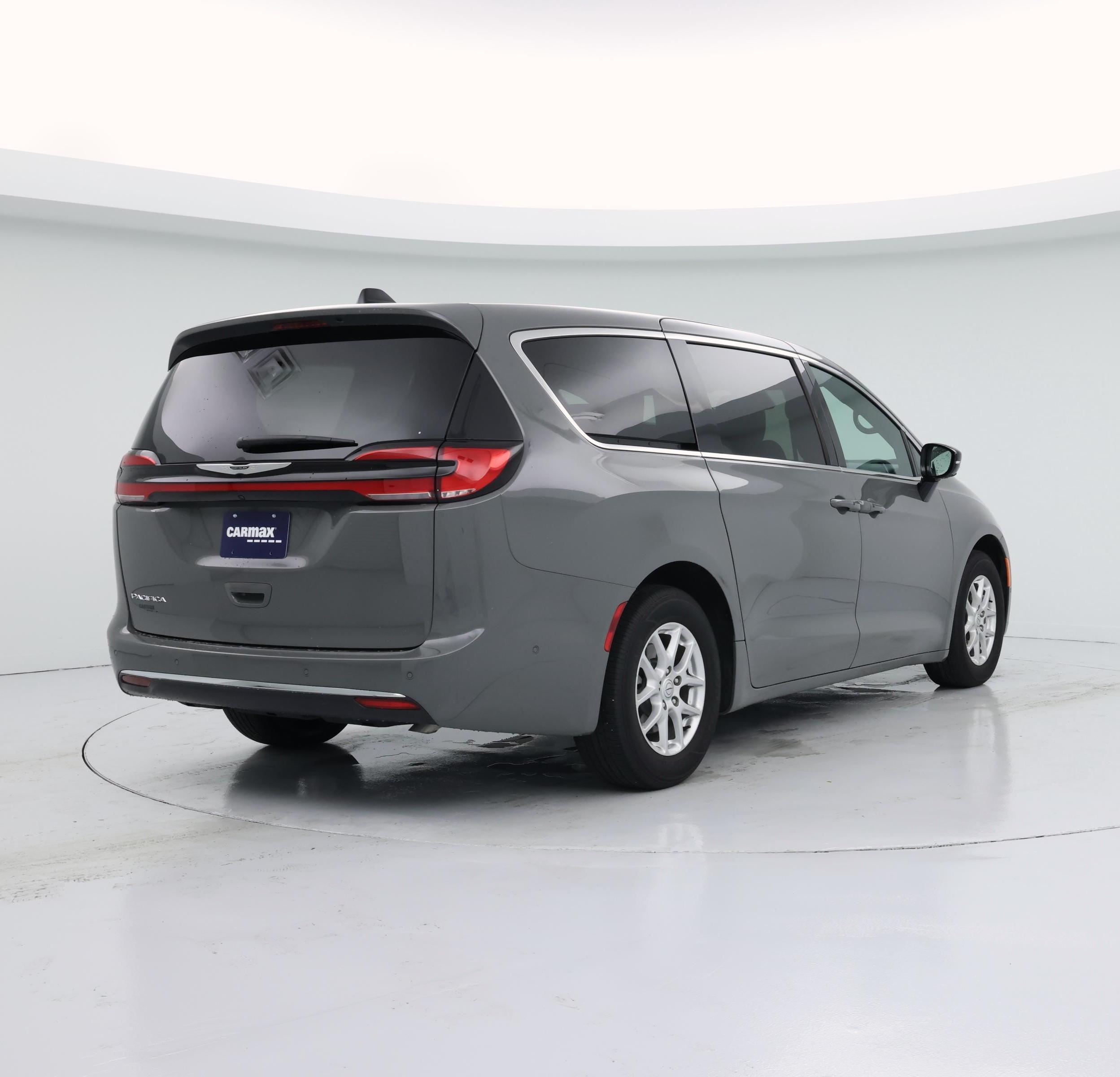 Thumbnail: 2025 Chrysler Pacifica - 8