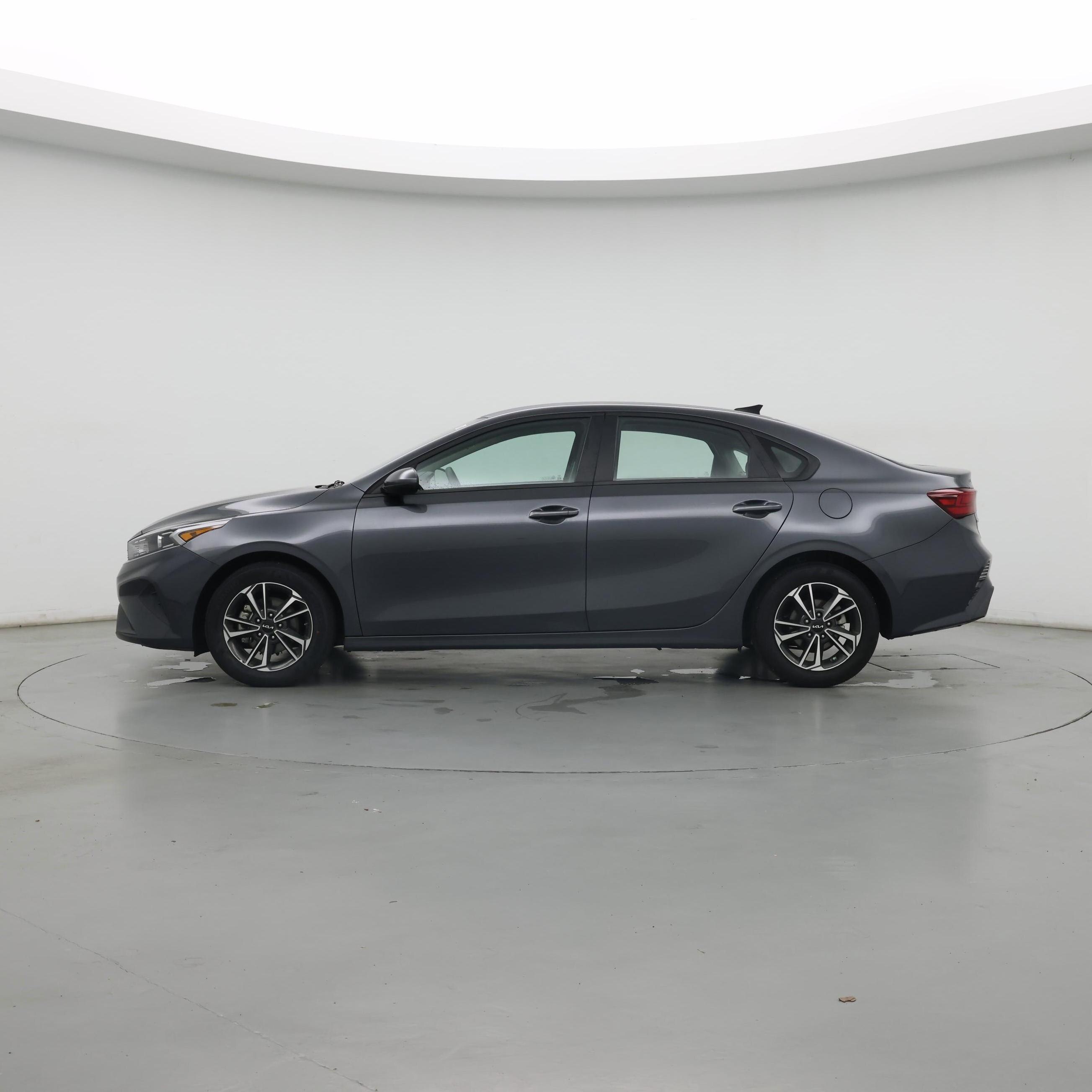 Thumbnail: 2024 Kia Forte - 3