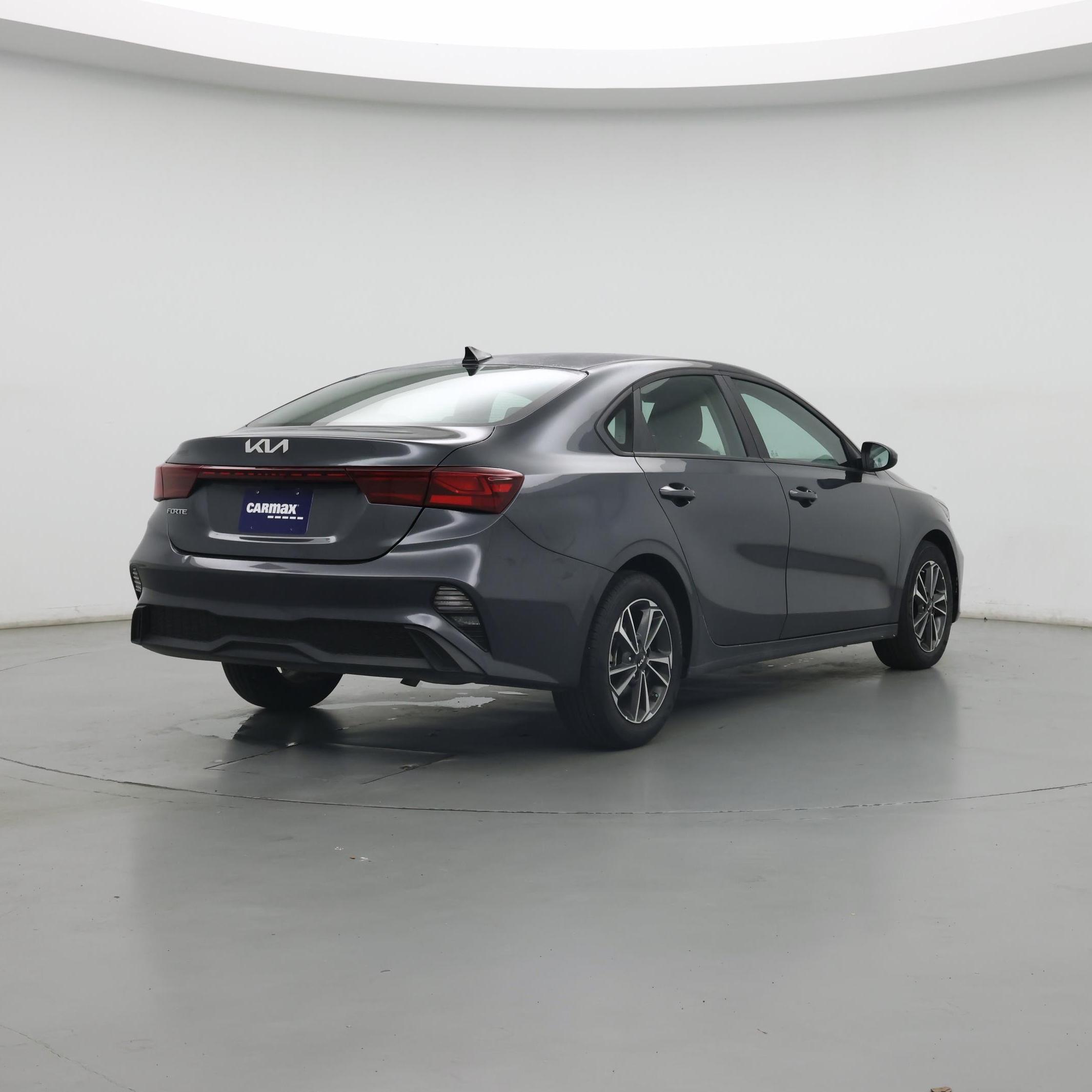 Thumbnail: 2024 Kia Forte - 8
