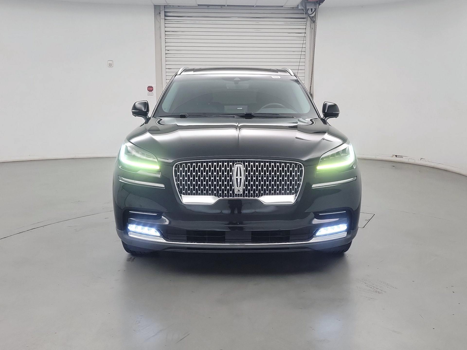 Thumbnail: 2020 Lincoln Aviator - 2