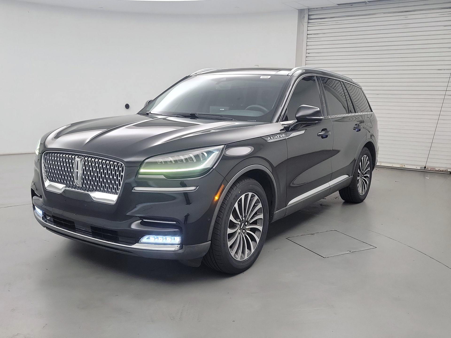 Thumbnail: 2020 Lincoln Aviator - 3