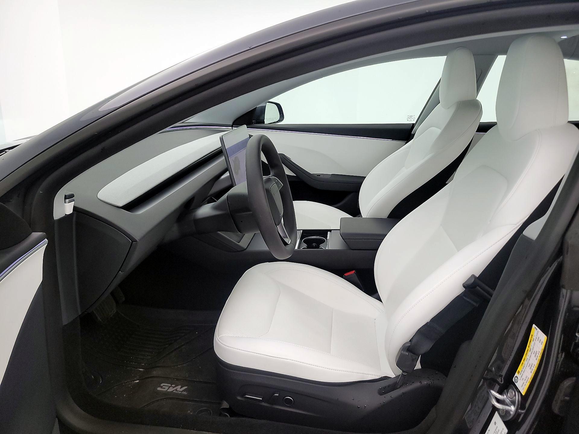 Thumbnail: 2025 Tesla Model 3 - 11