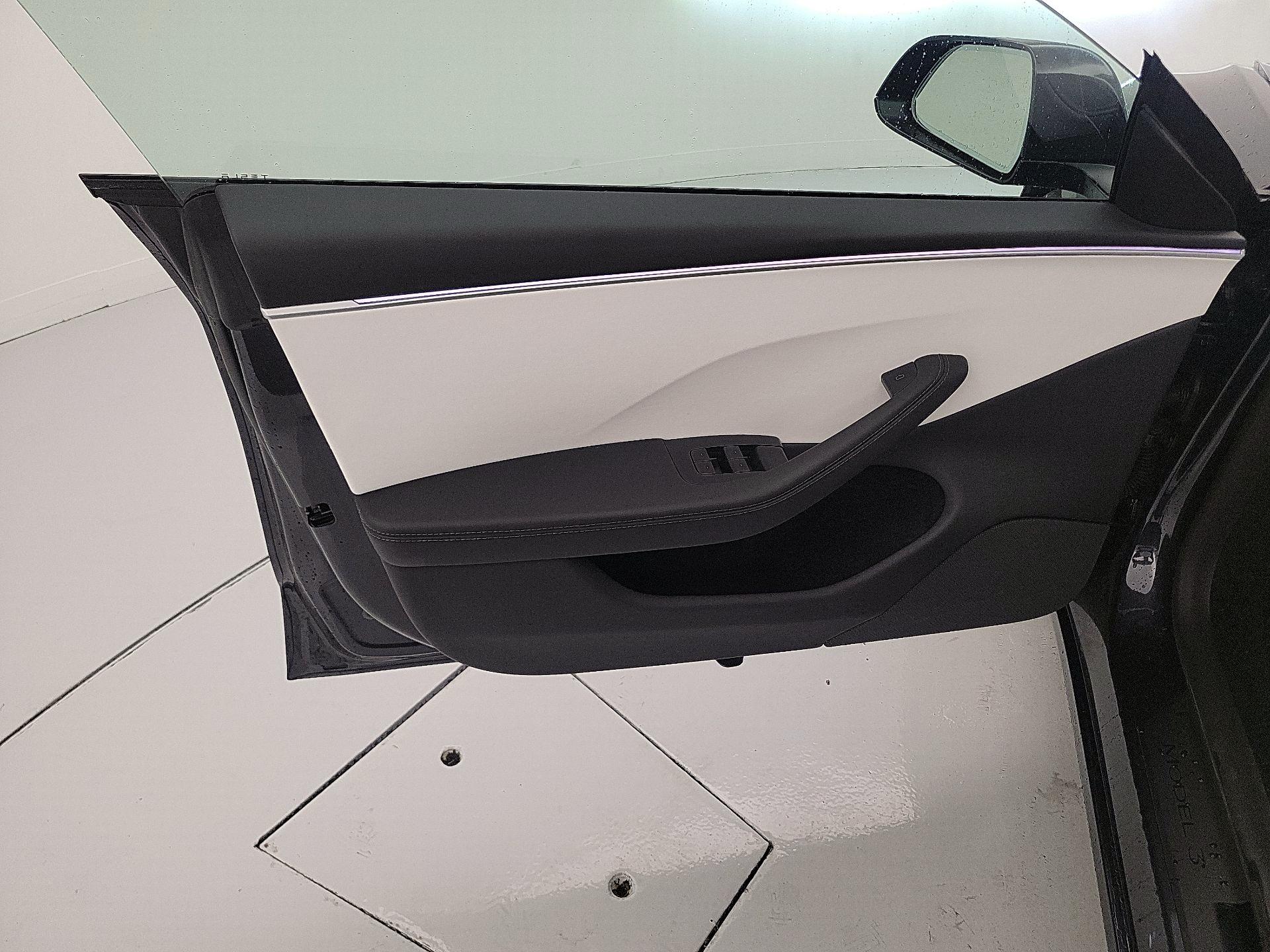 Thumbnail: 2025 Tesla Model 3 - 12