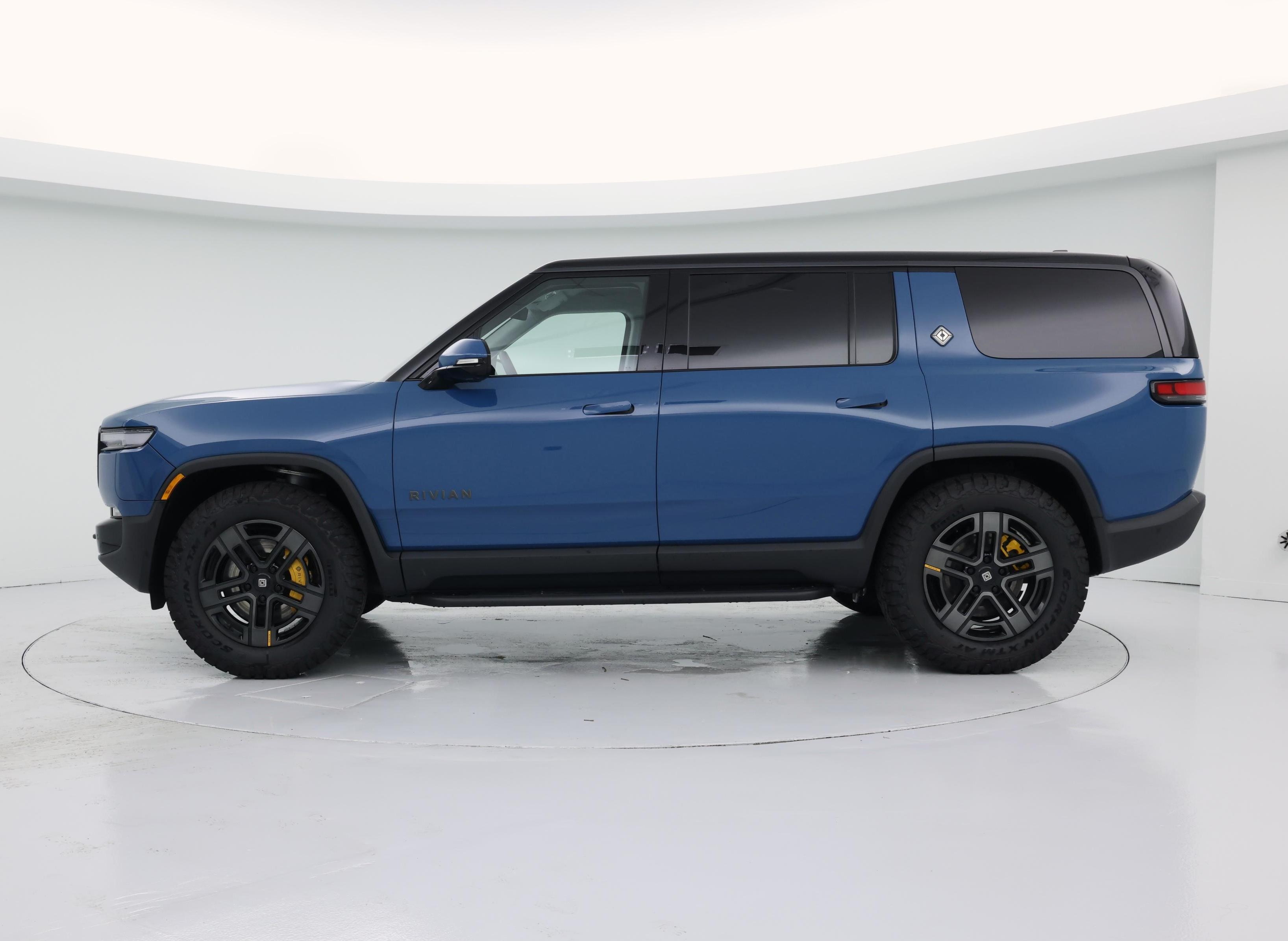 Thumbnail: 2025 Rivian R1S - 3