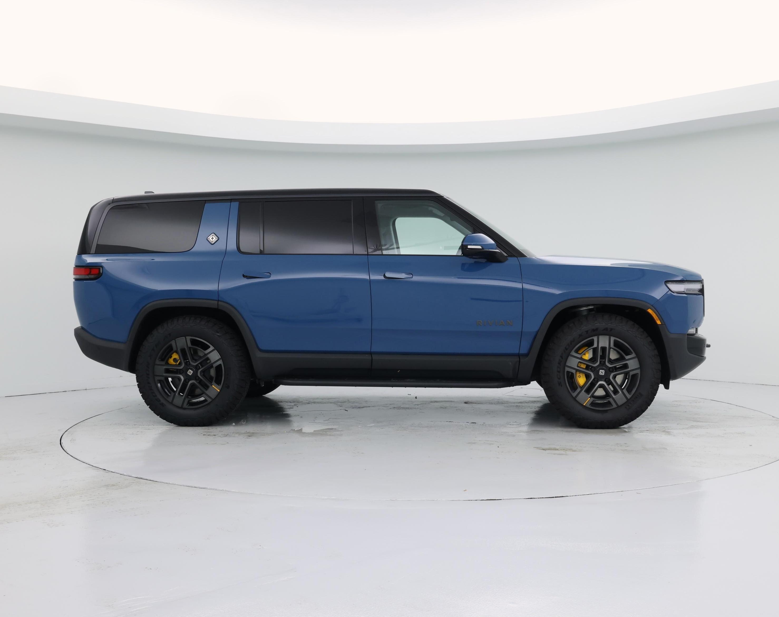 Thumbnail: 2025 Rivian R1S - 7