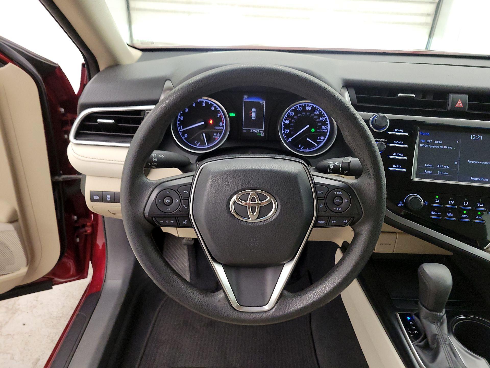 Thumbnail: 2018 Toyota Camry - 10