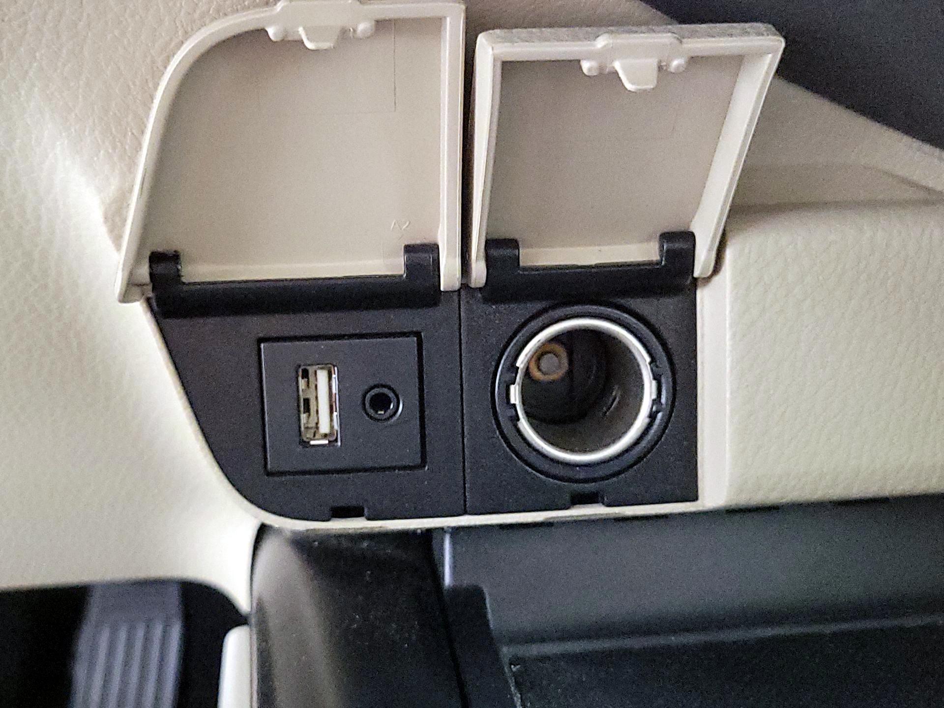 Thumbnail: 2018 Toyota Camry - 18