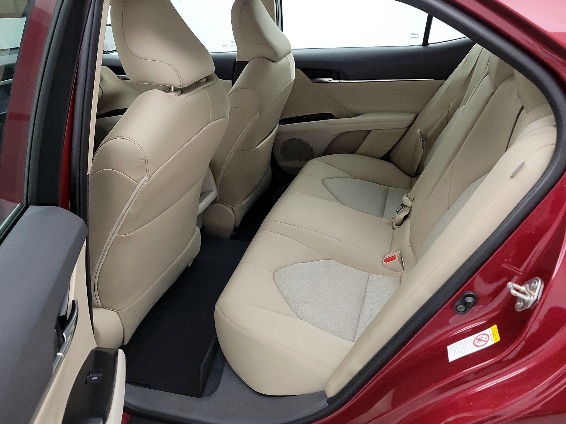 Thumbnail: 2018 Toyota Camry - 19