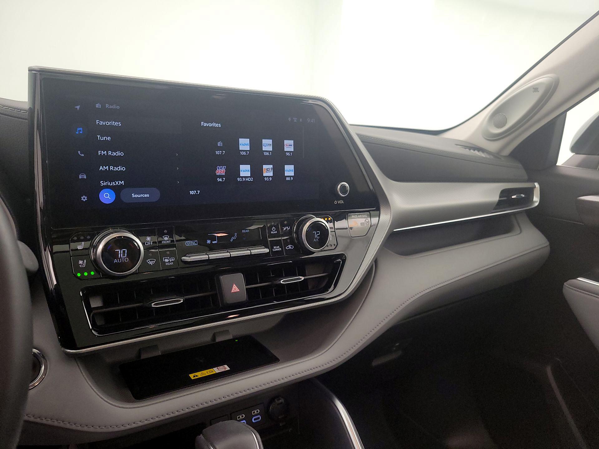 Thumbnail: 2023 Toyota Highlander - 15