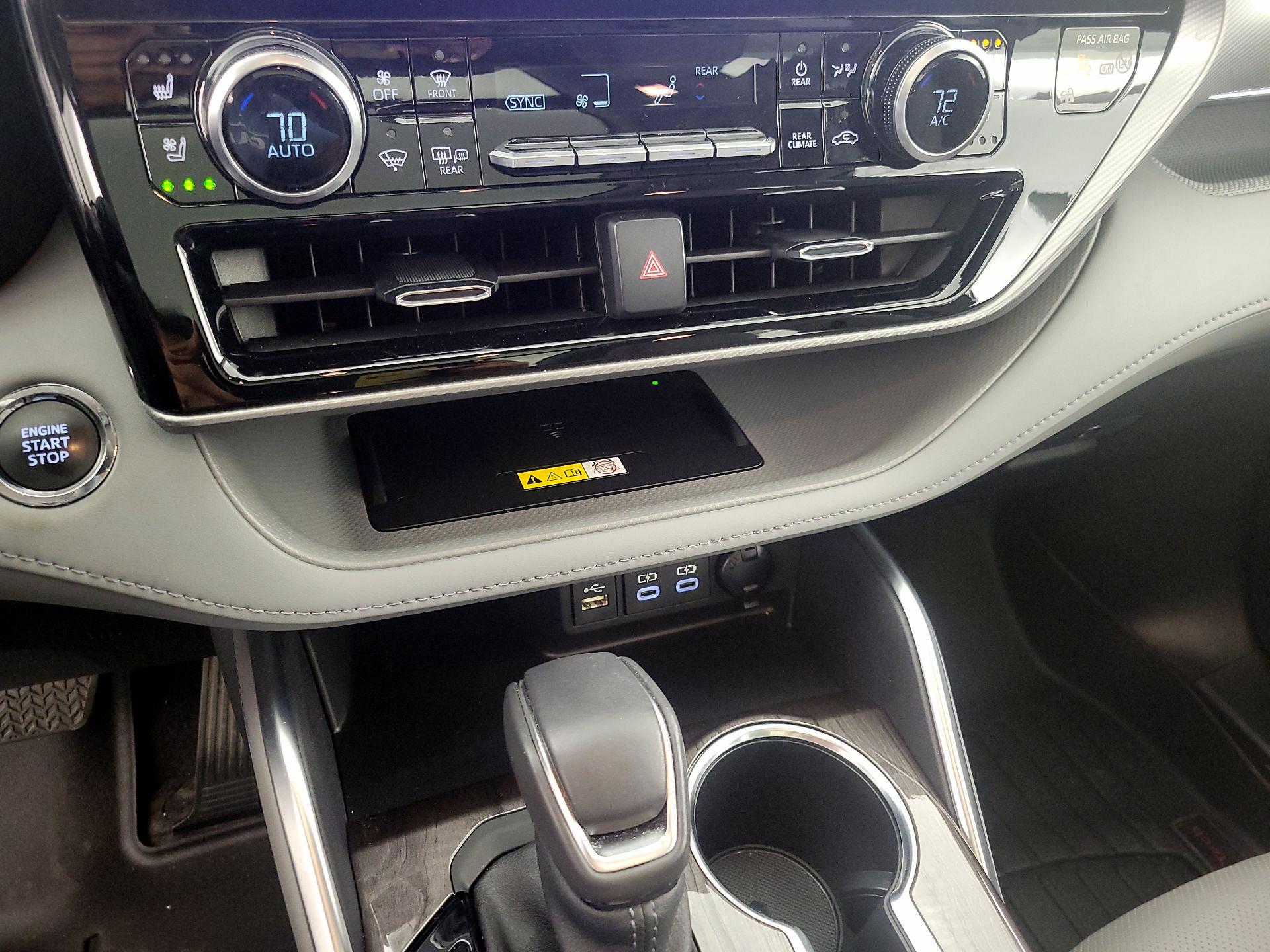 Thumbnail: 2023 Toyota Highlander - 16