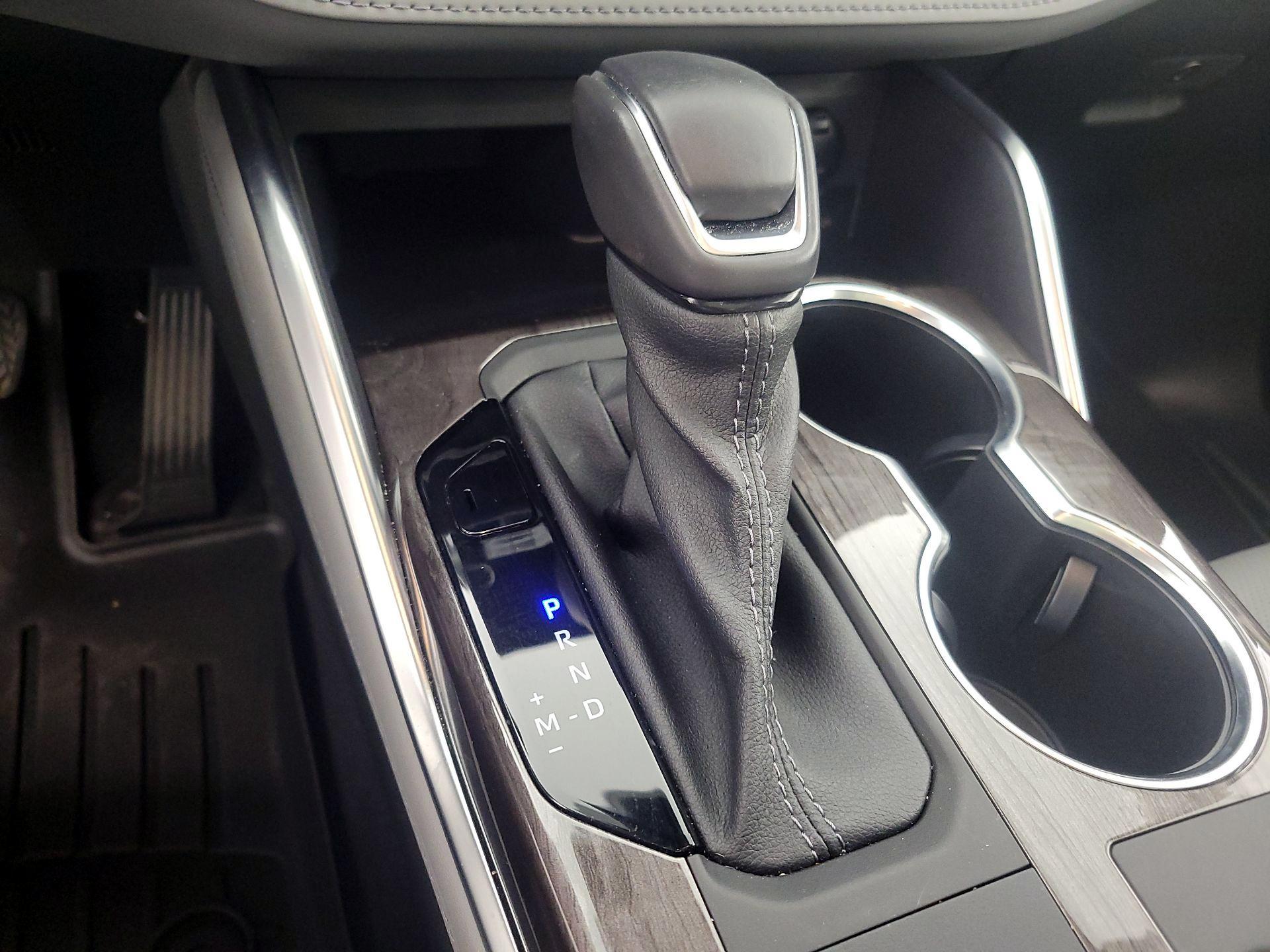 Thumbnail: 2023 Toyota Highlander - 17