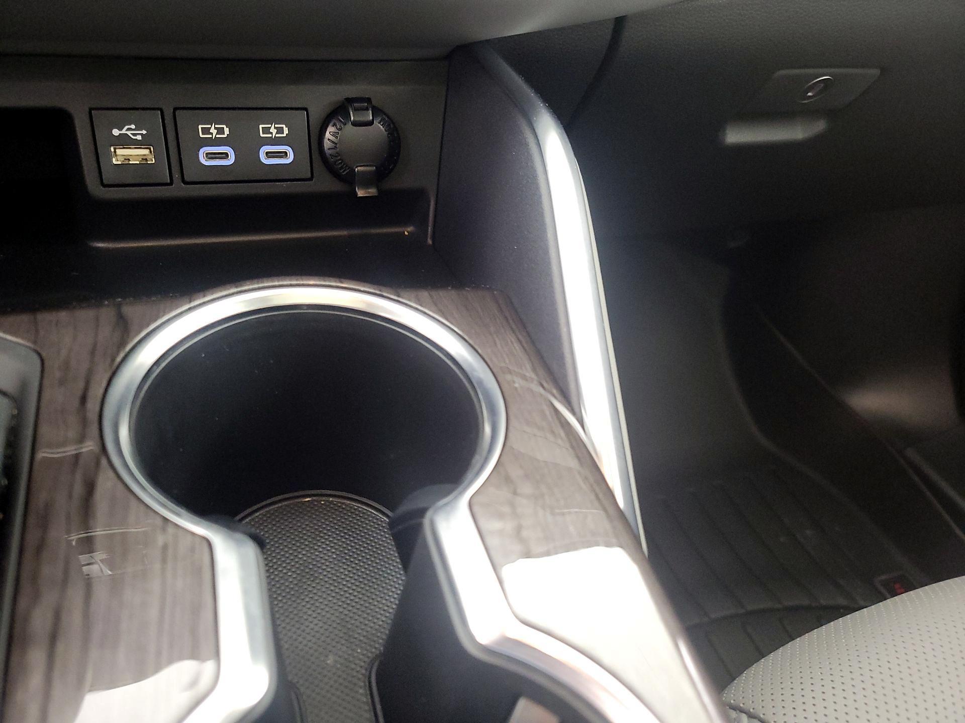 Thumbnail: 2023 Toyota Highlander - 18