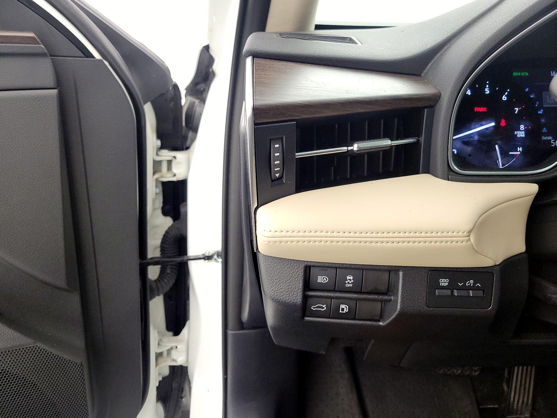 Thumbnail: 2022 Toyota Avalon - 13