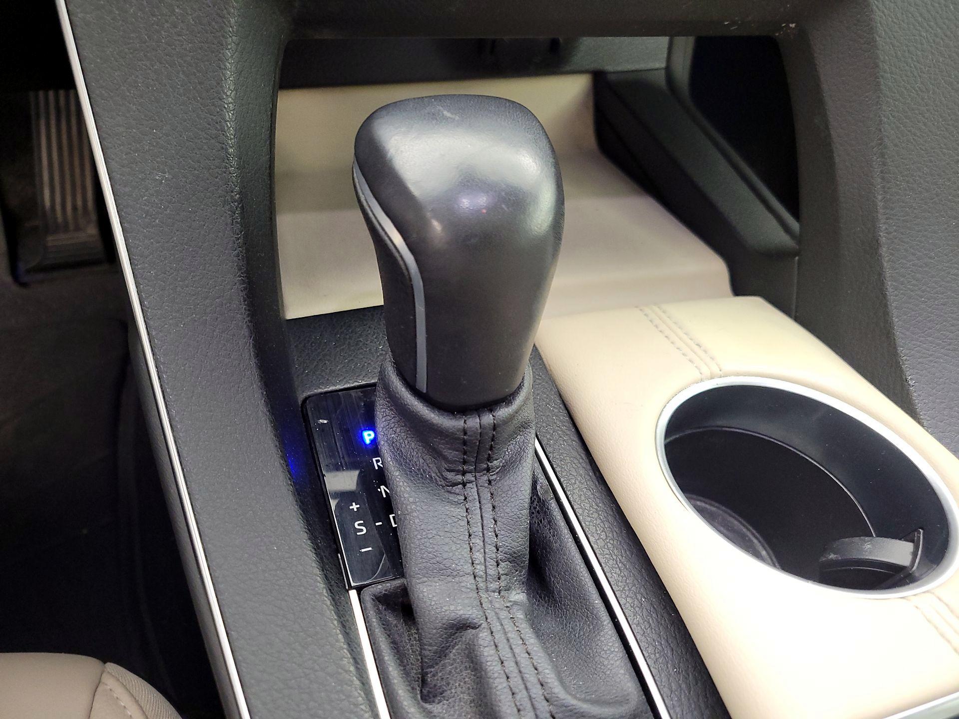 Thumbnail: 2022 Toyota Avalon - 17