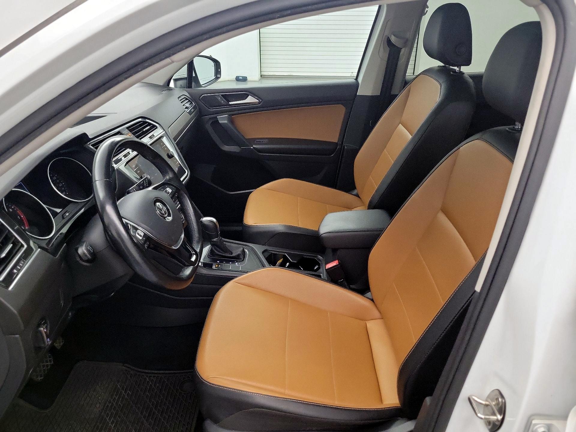Thumbnail: 2018 Volkswagen Tiguan - 11