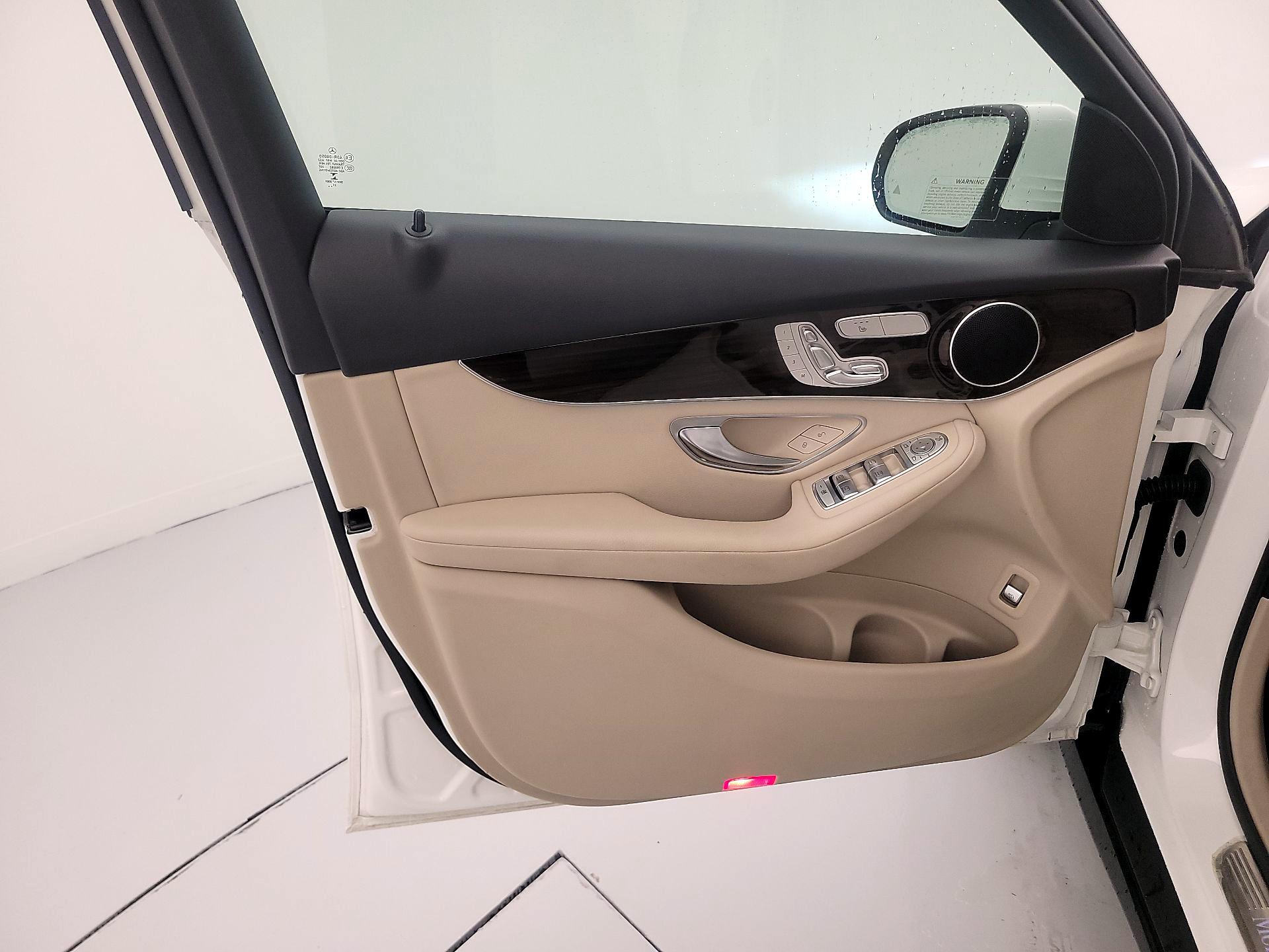 Thumbnail: 2021 Mercedes-Benz GLC - 12