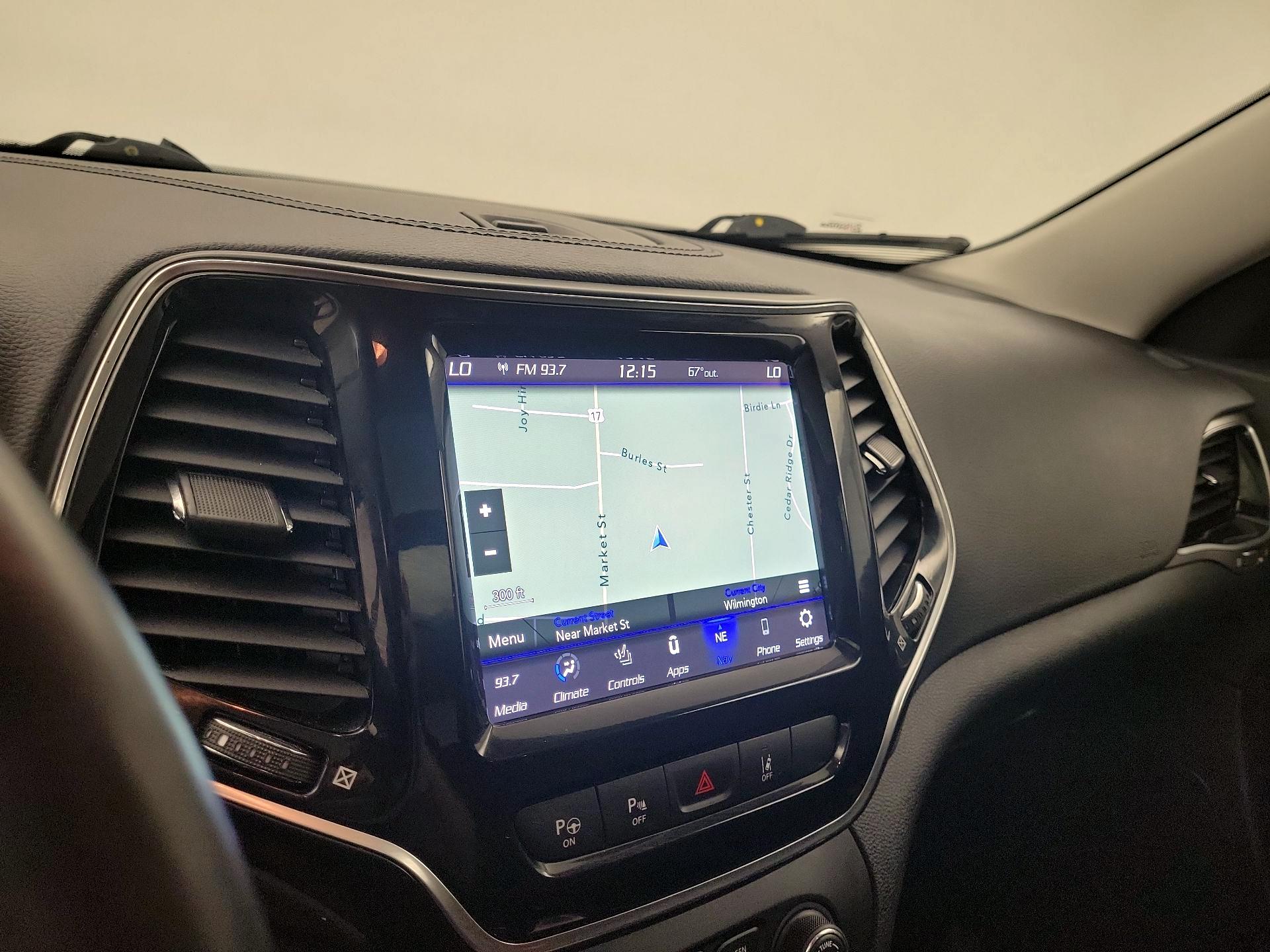 Thumbnail: 2021 Jeep Cherokee - 14