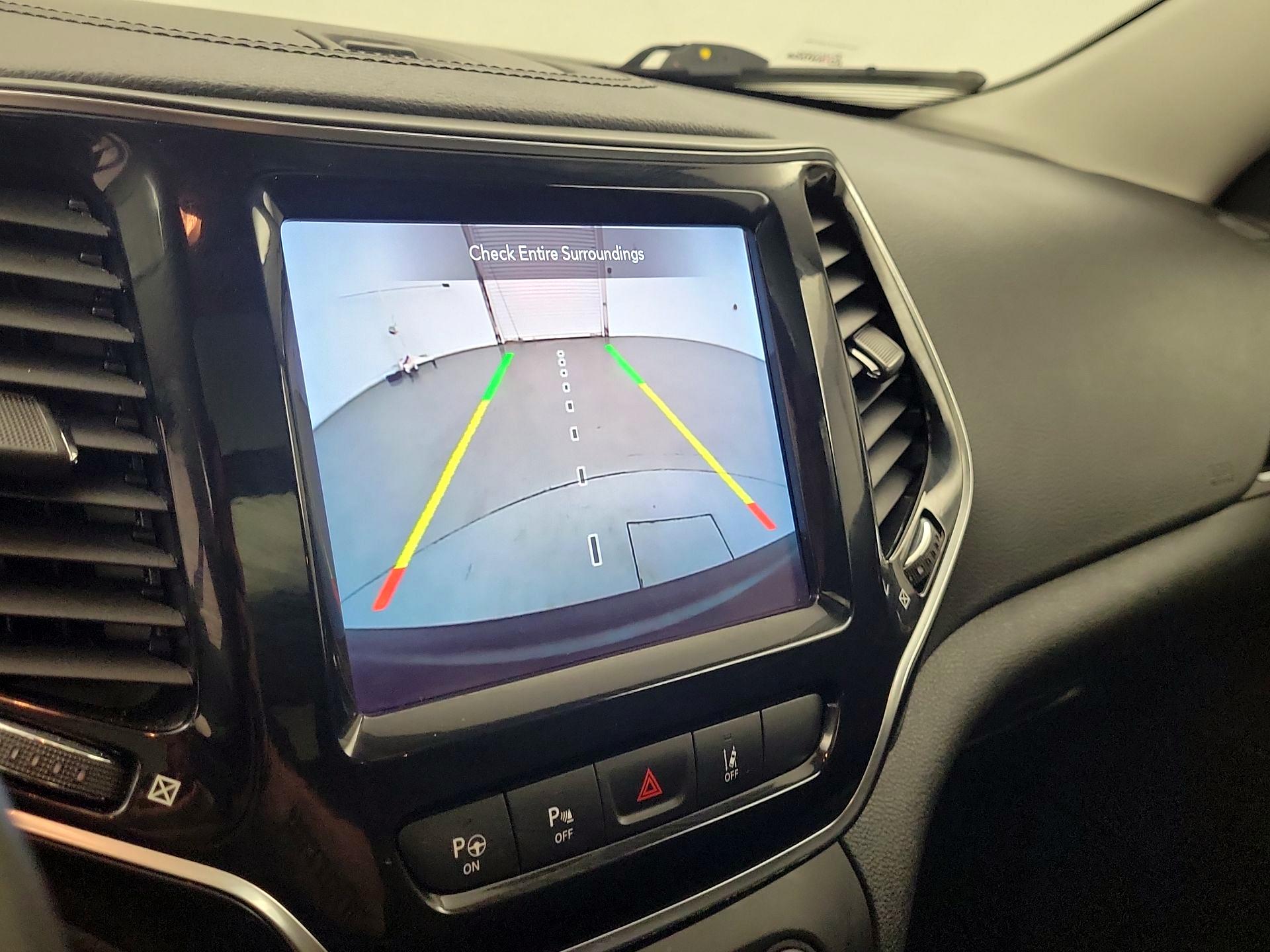 Thumbnail: 2021 Jeep Cherokee - 15