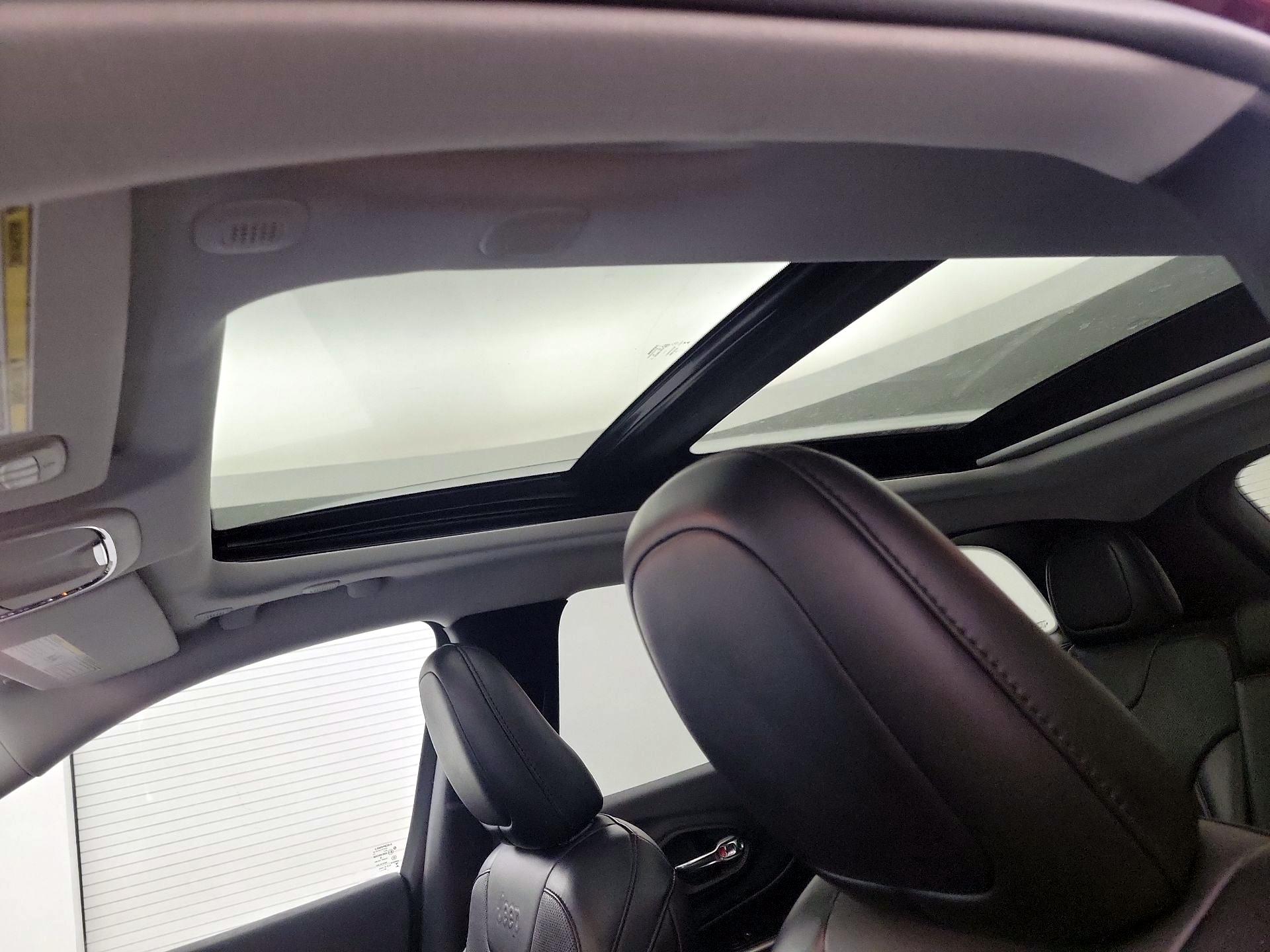 Thumbnail: 2021 Jeep Cherokee - 20