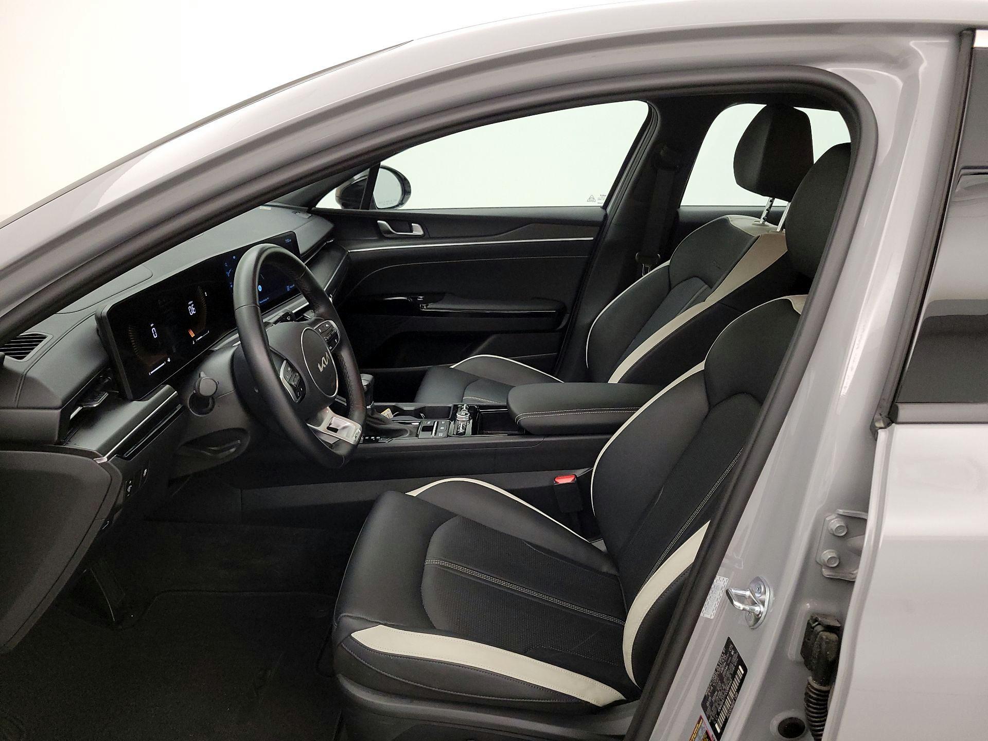 Thumbnail: 2025 Kia K5 - 11