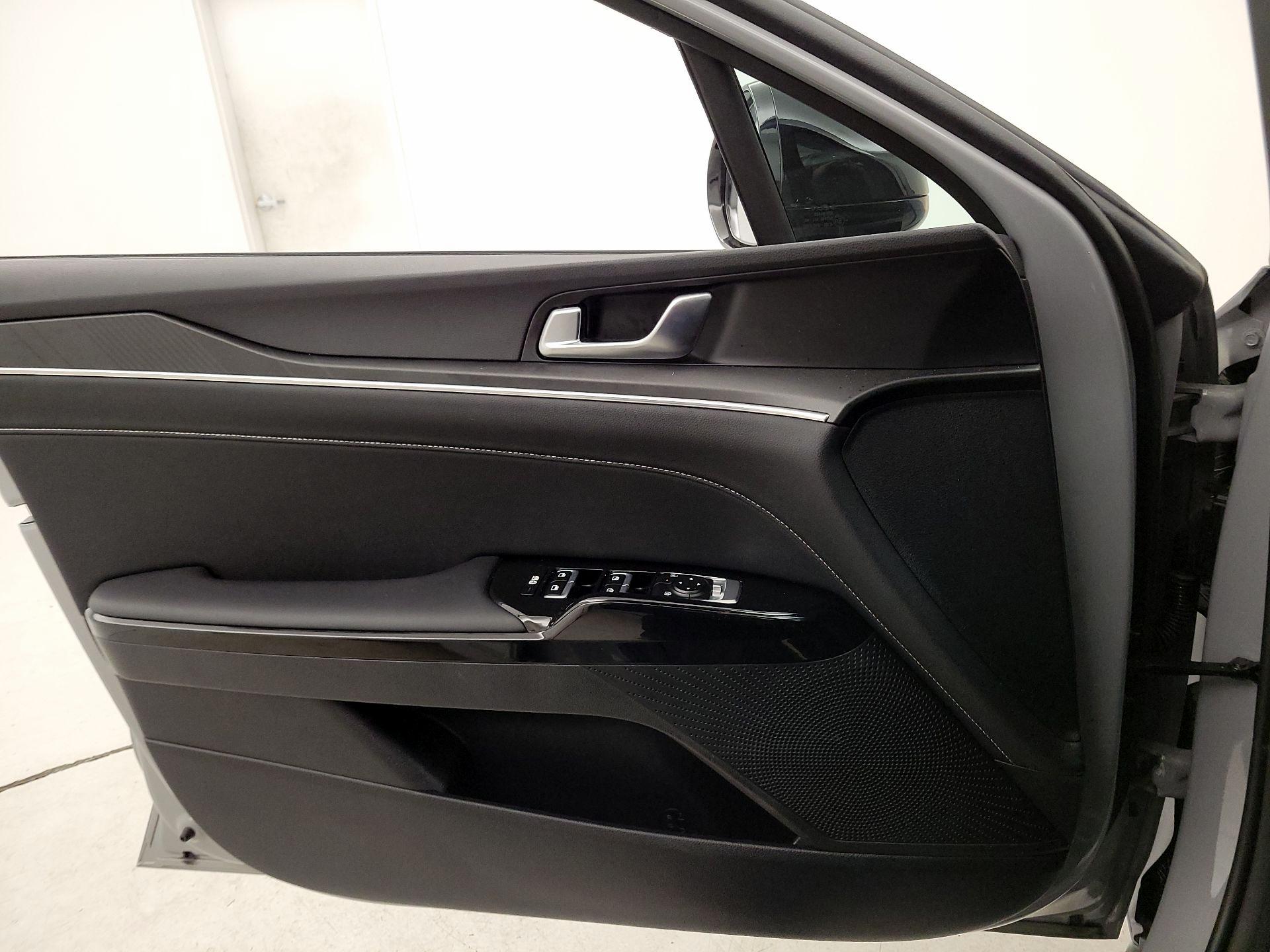 Thumbnail: 2025 Kia K5 - 12