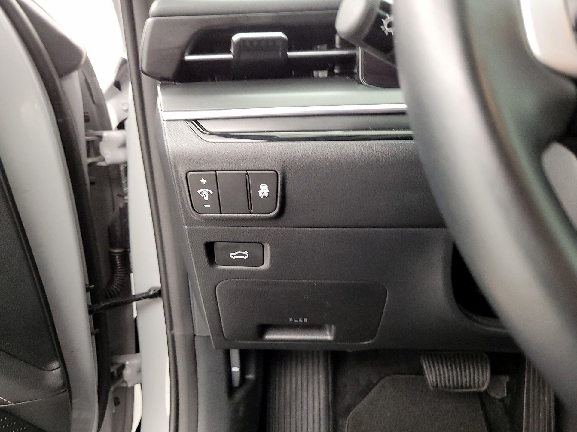 Thumbnail: 2025 Kia K5 - 13