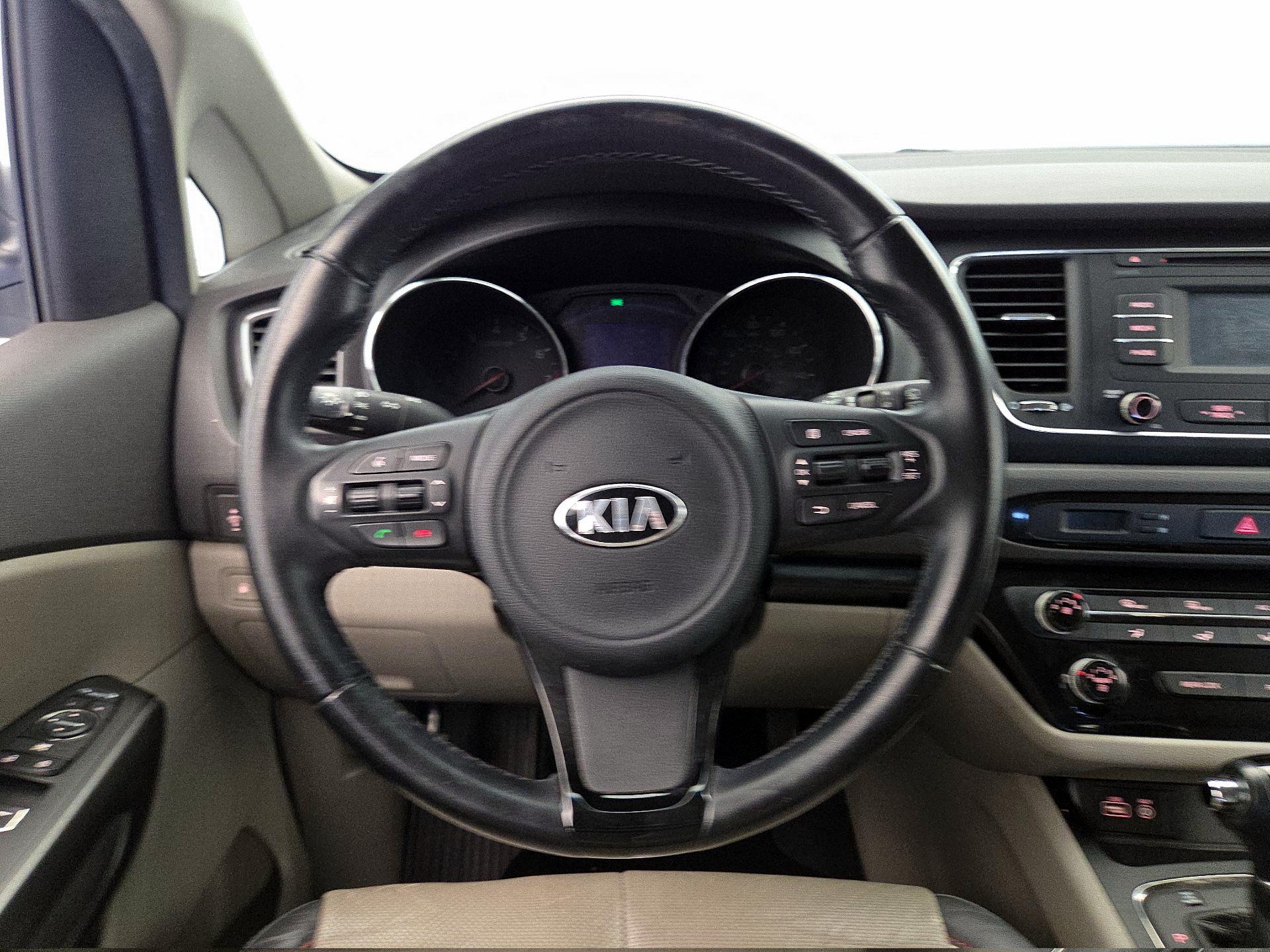 Thumbnail: 2016 Kia Sedona - 10
