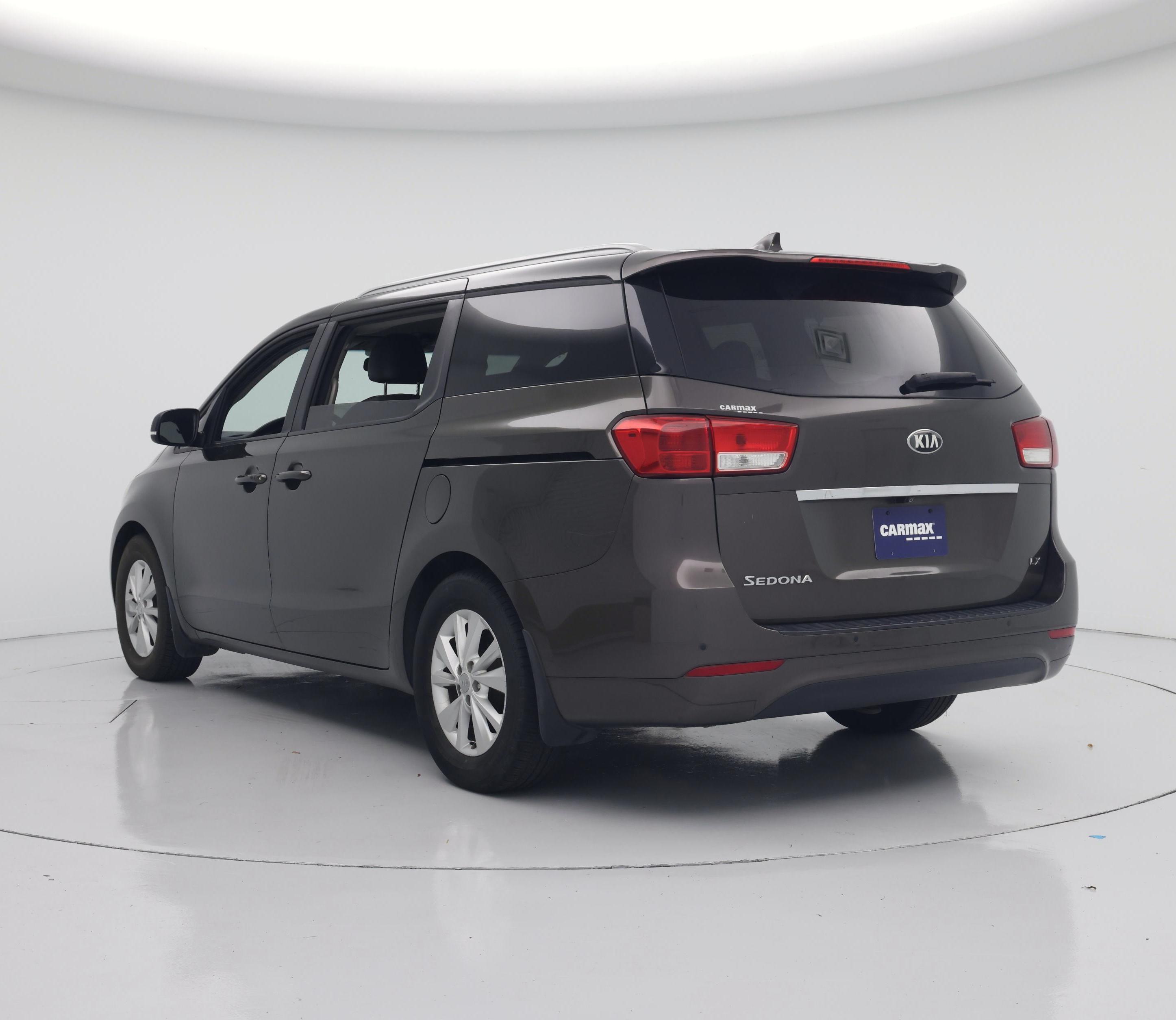 Thumbnail: 2016 Kia Sedona - 2