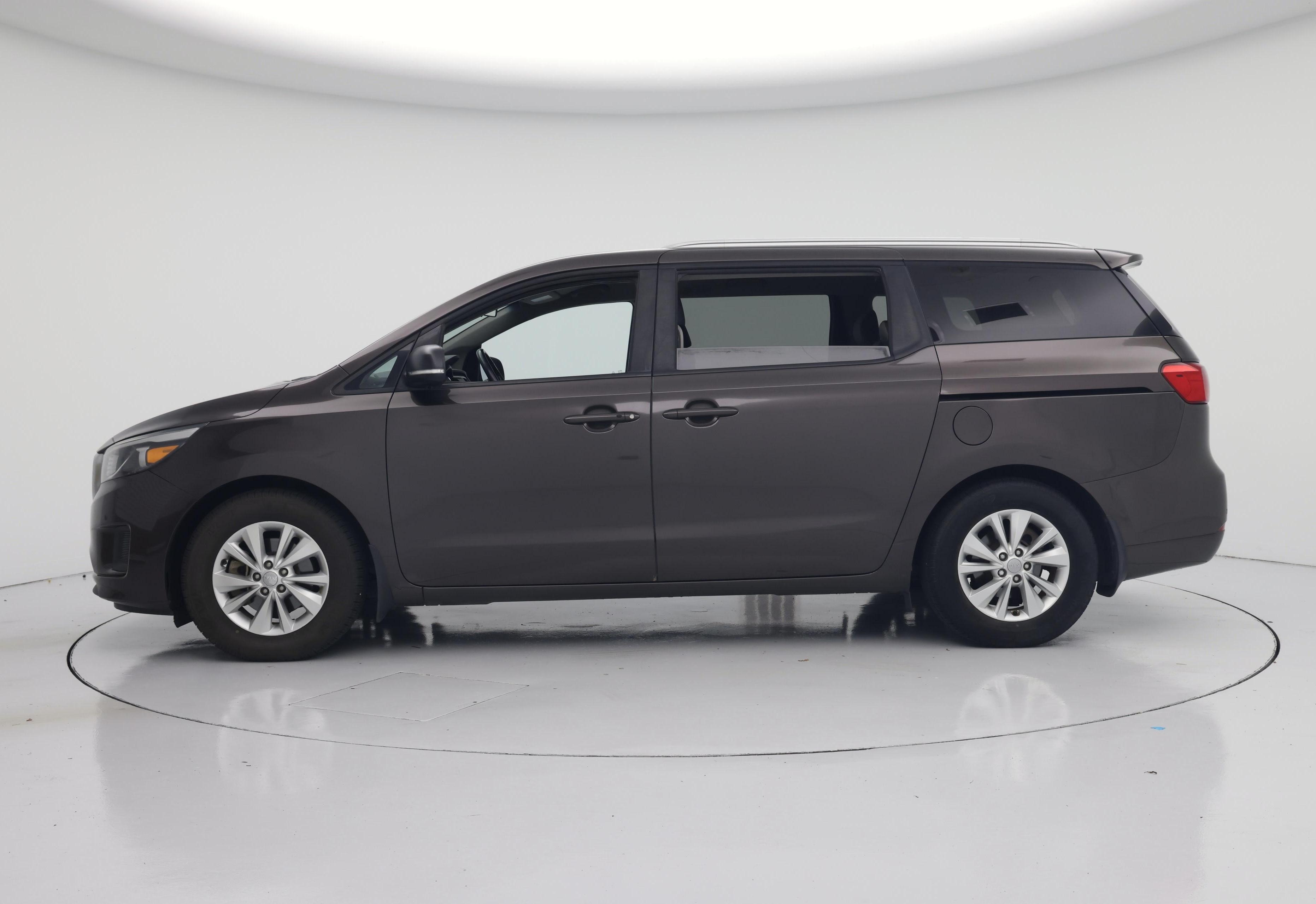 Thumbnail: 2016 Kia Sedona - 3