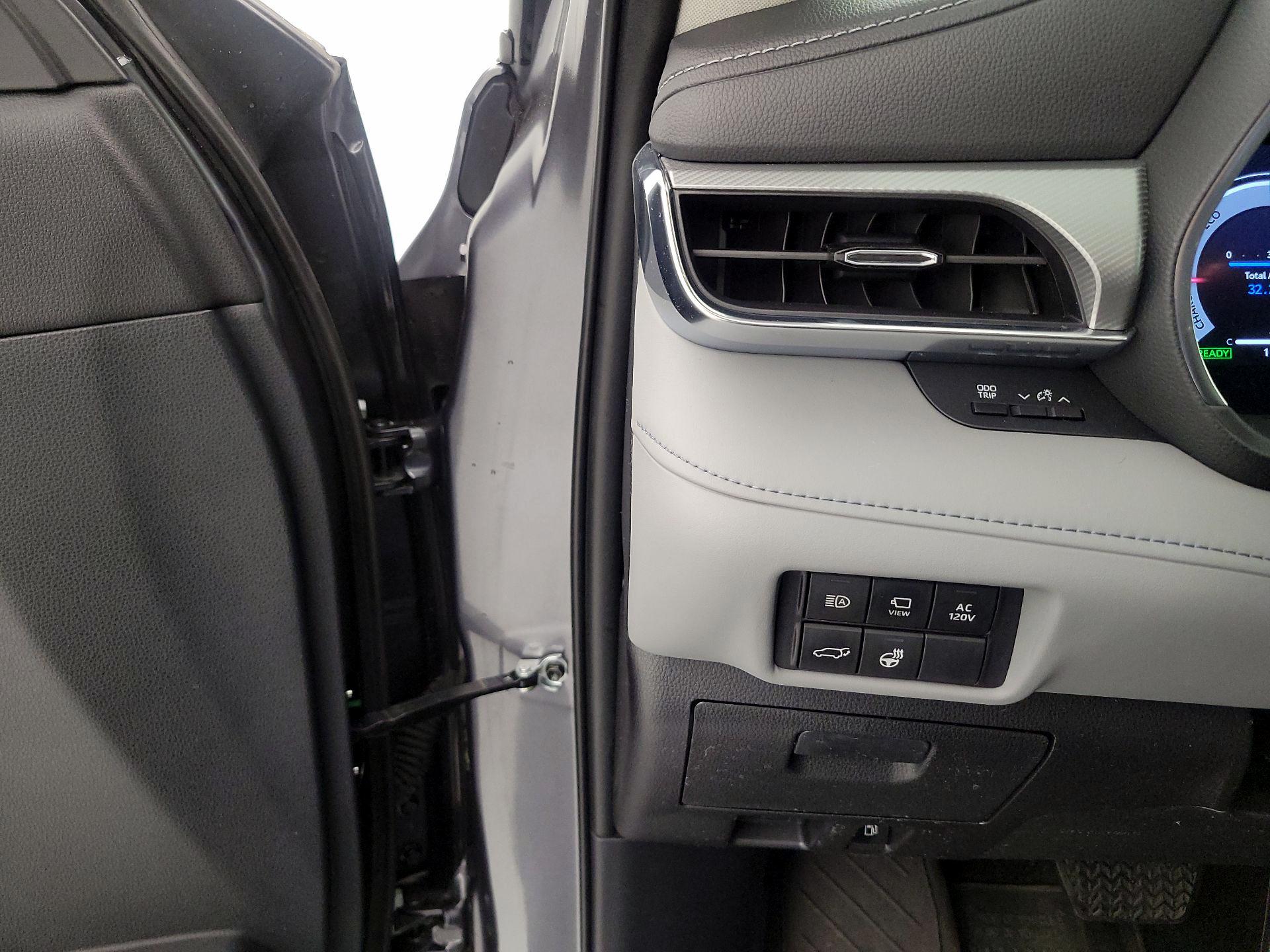 Thumbnail: 2023 Toyota Highlander - 13