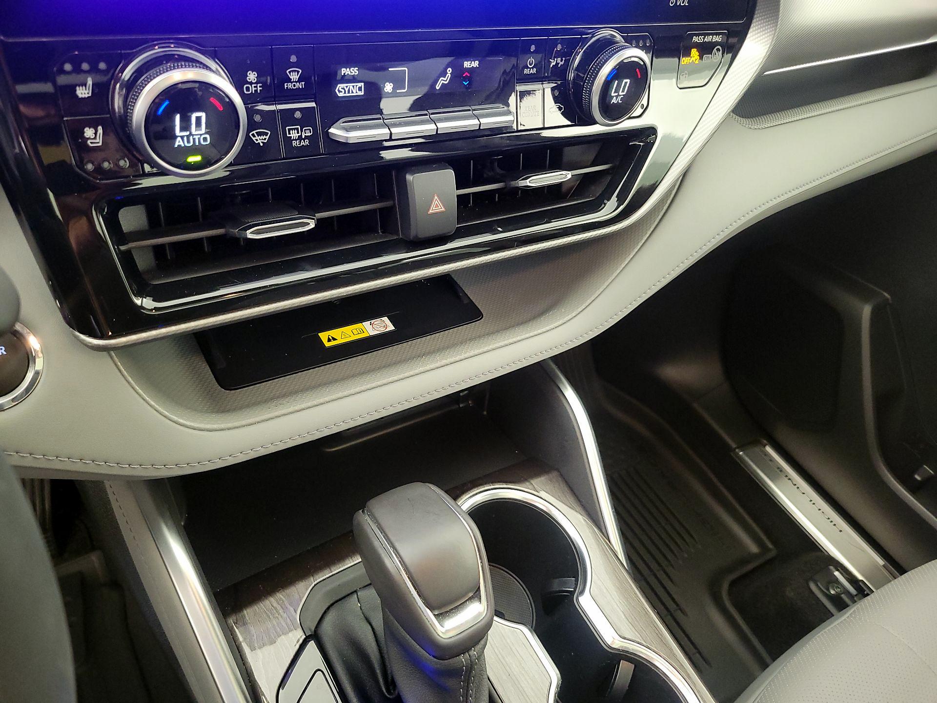 Thumbnail: 2023 Toyota Highlander - 16