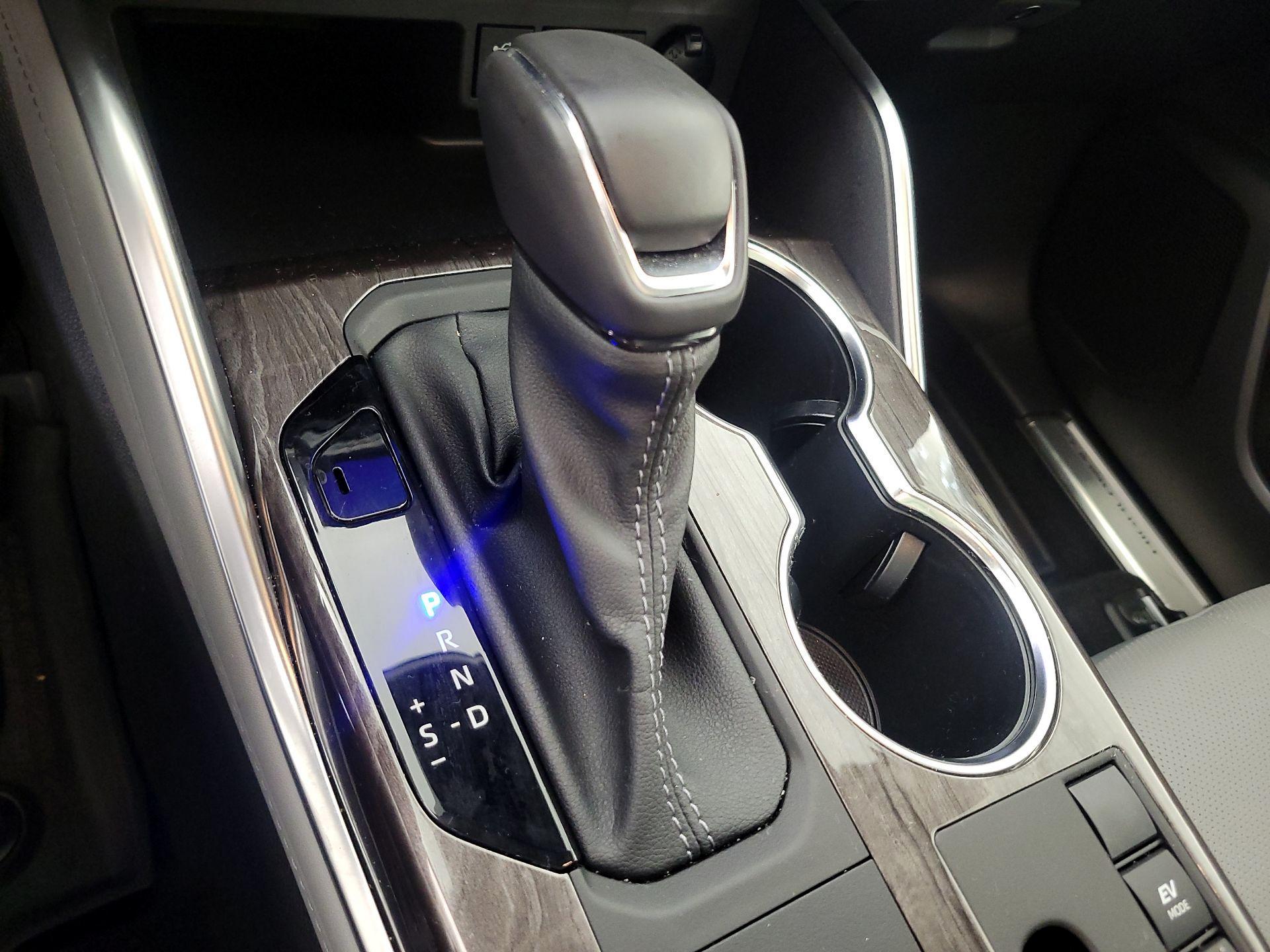 Thumbnail: 2023 Toyota Highlander - 17