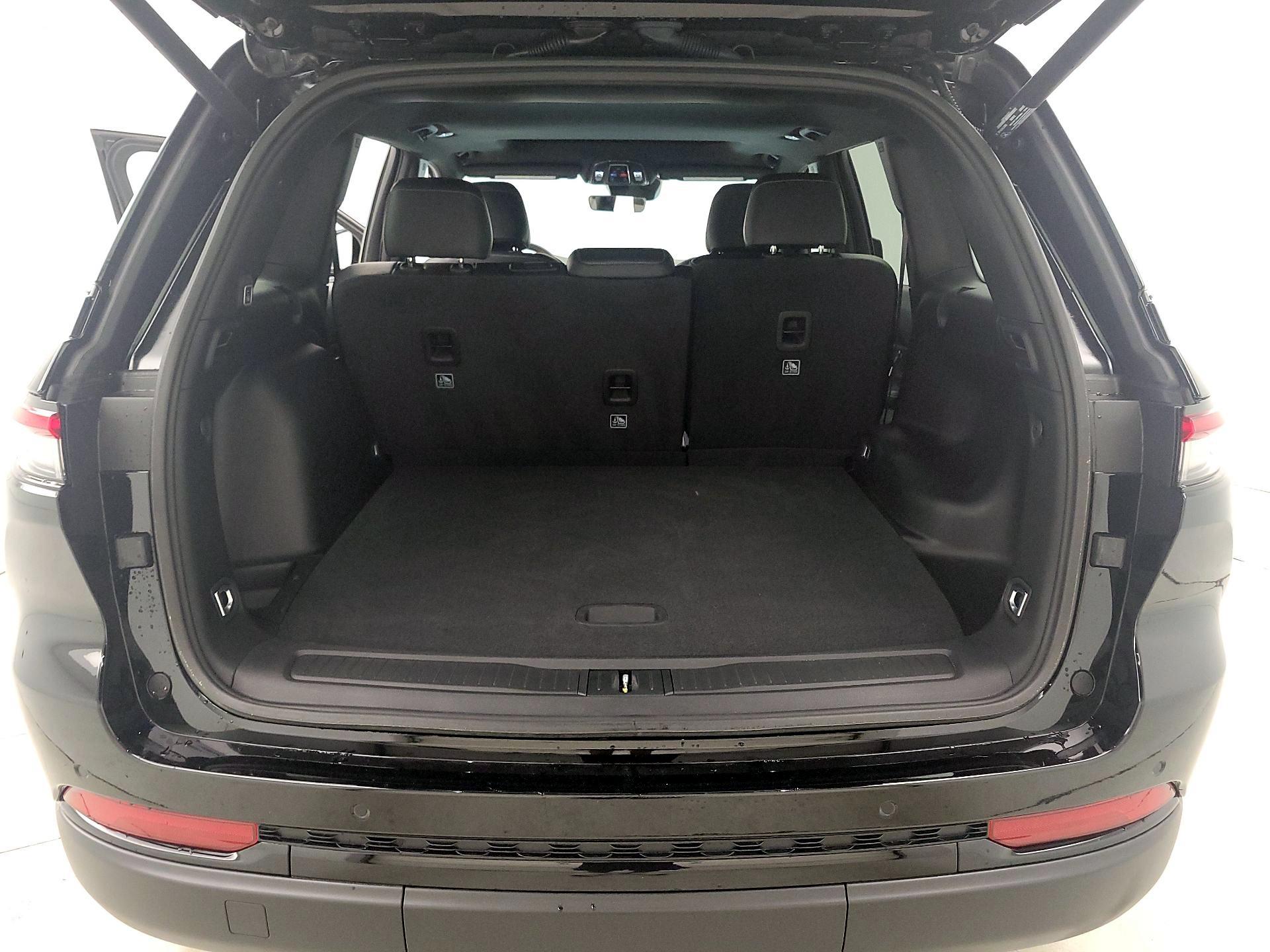 Thumbnail: 2025 Jeep Grand Cherokee - 19