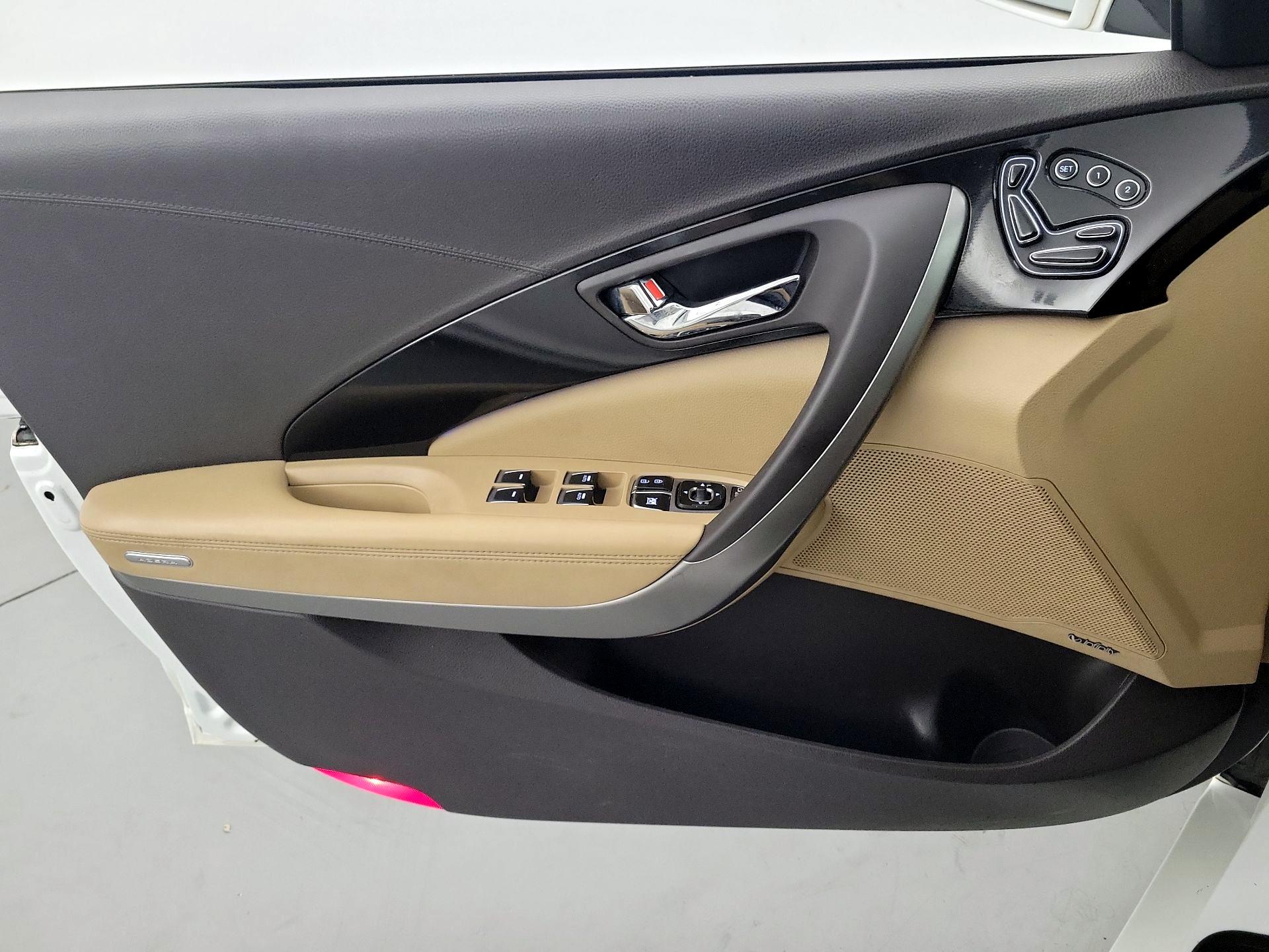 Thumbnail: 2015 Hyundai Azera - 12