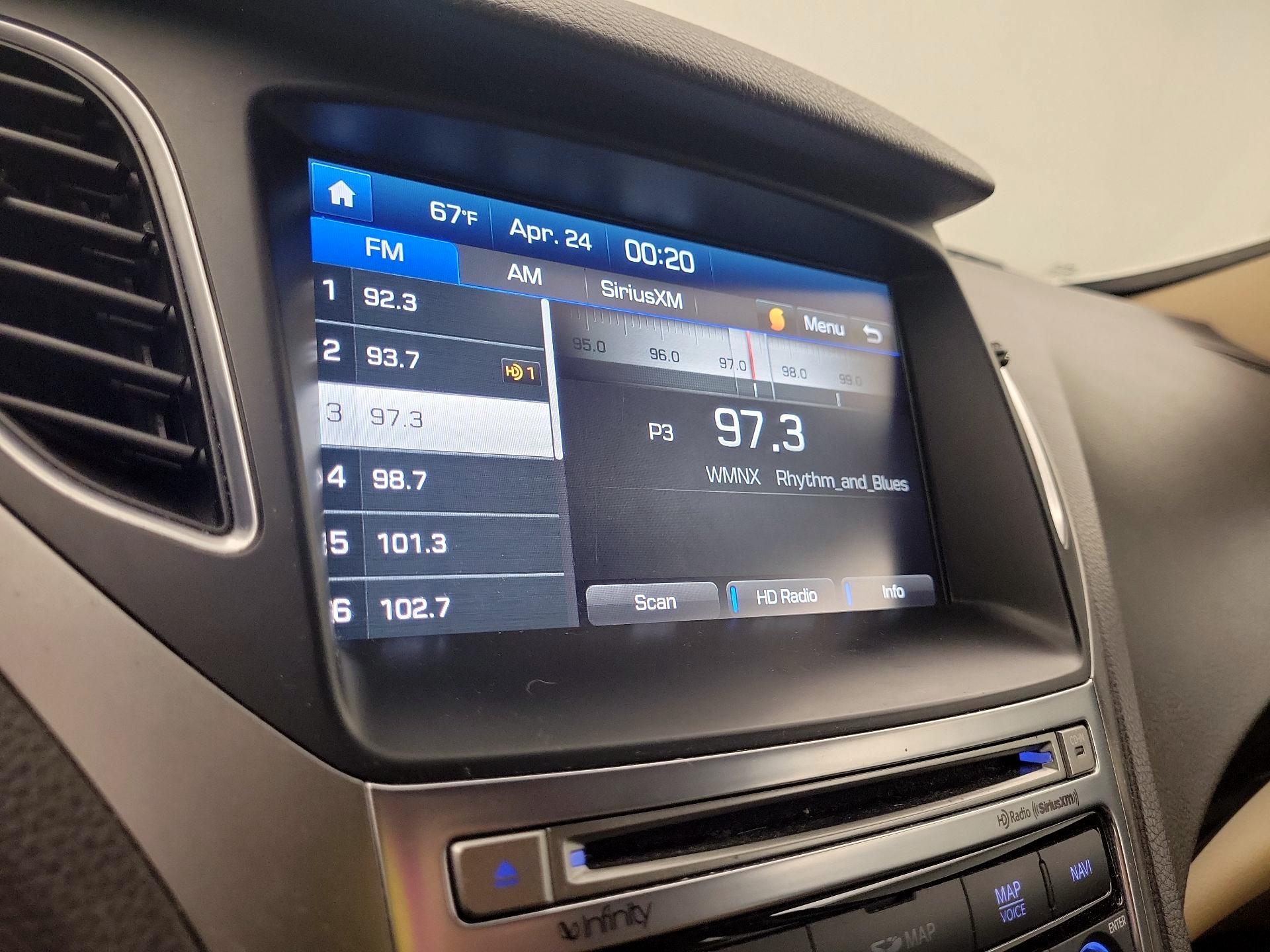 Thumbnail: 2015 Hyundai Azera - 16