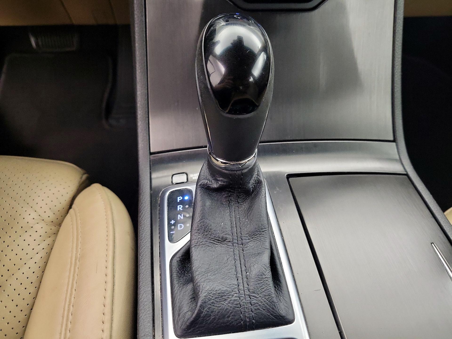 Thumbnail: 2015 Hyundai Azera - 18