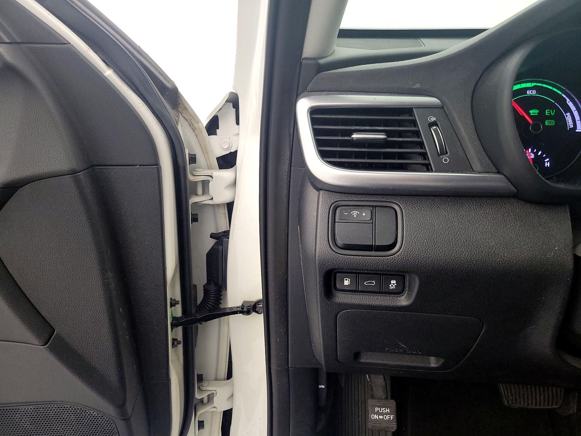 Thumbnail: 2017 Kia Optima - 13