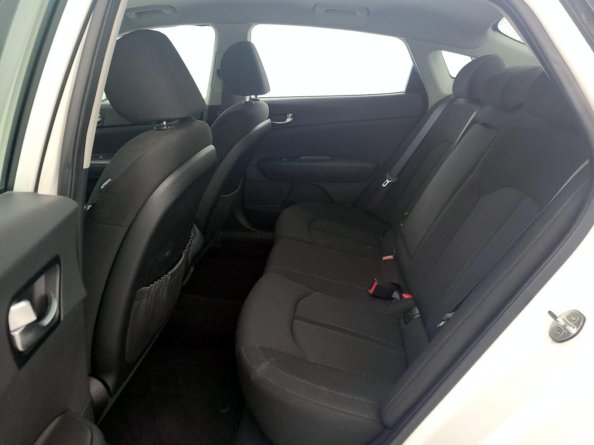 Thumbnail: 2017 Kia Optima - 19