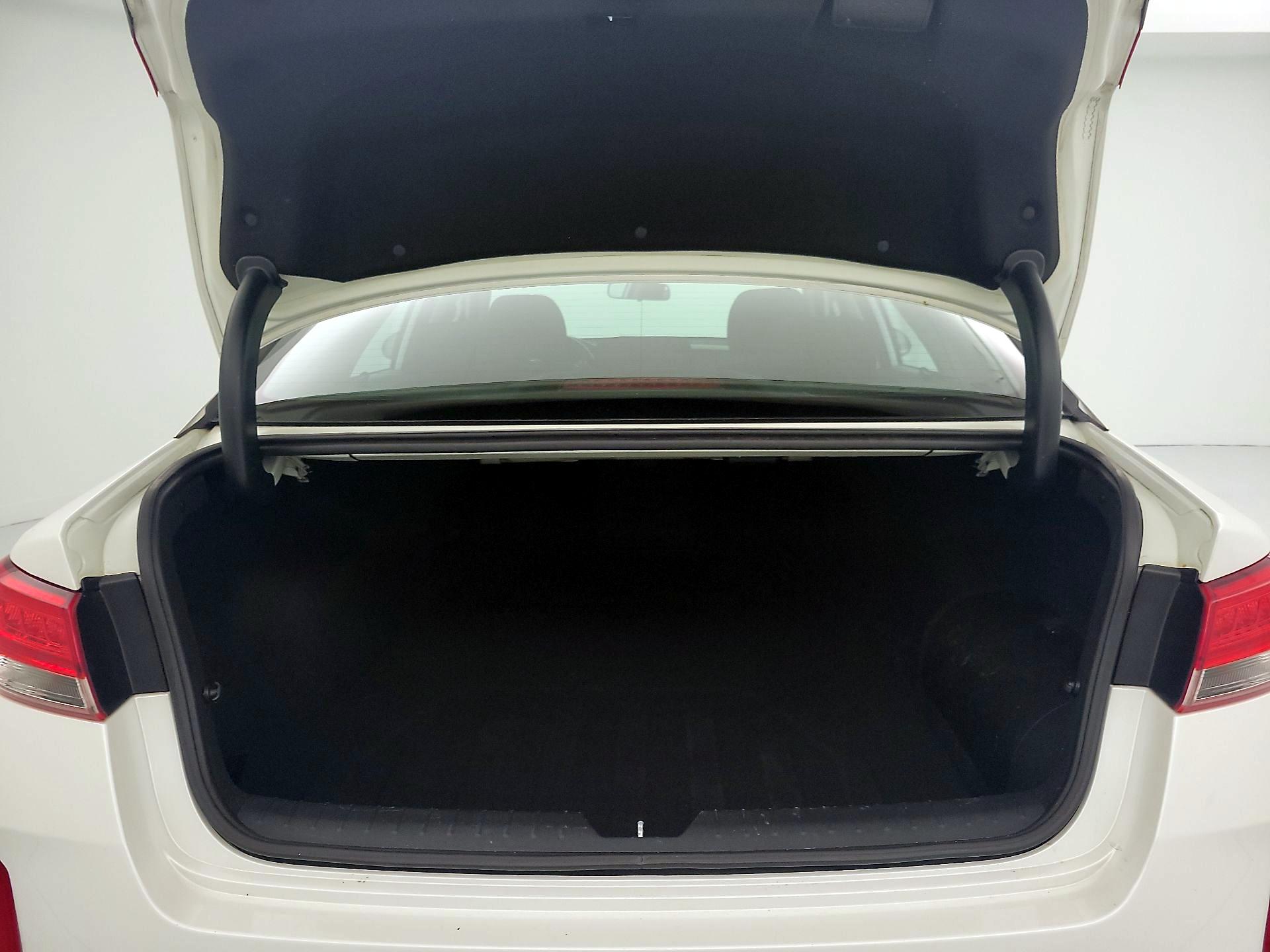 Thumbnail: 2017 Kia Optima - 20