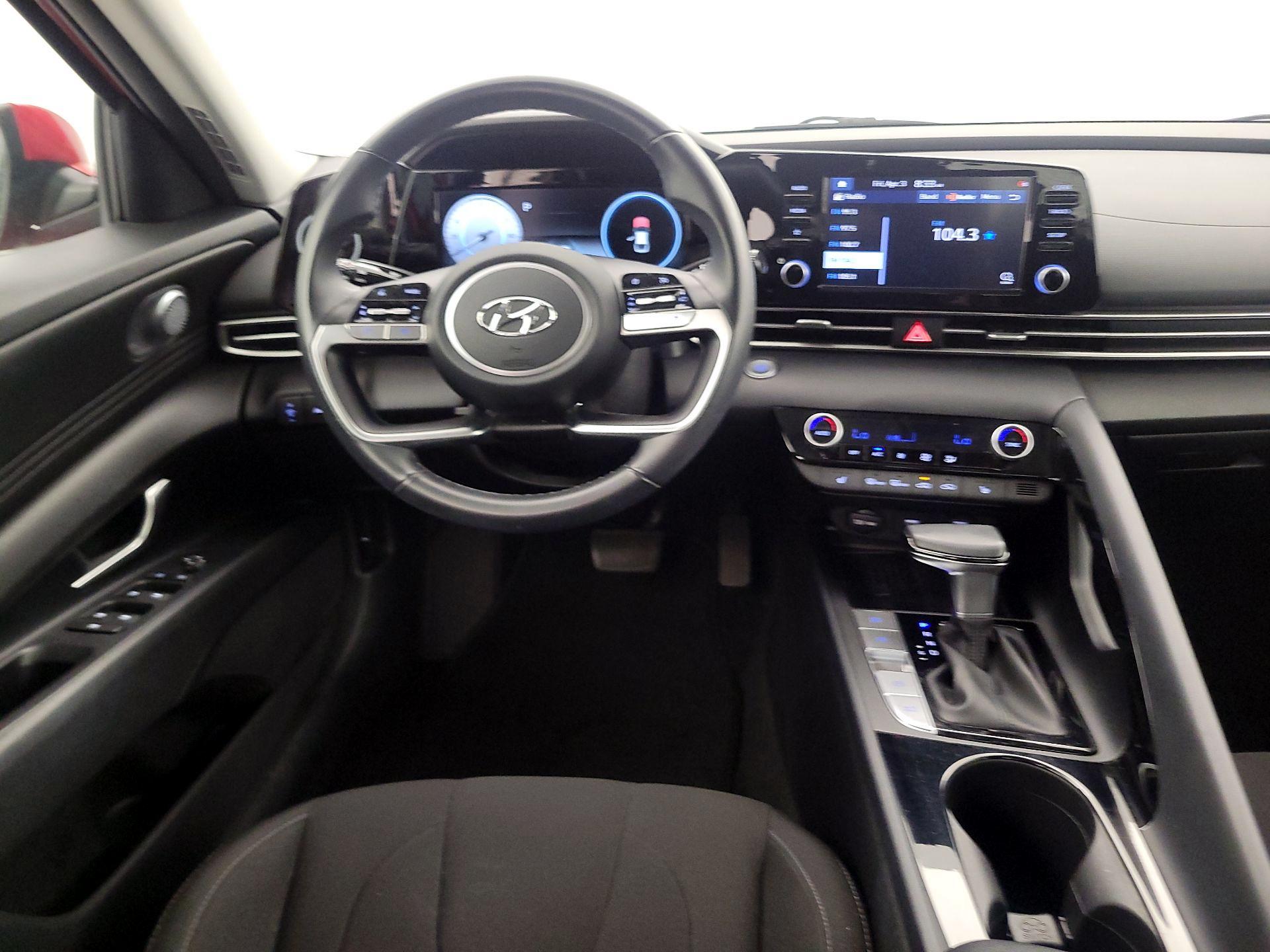 Thumbnail: 2022 Hyundai Elantra - 10