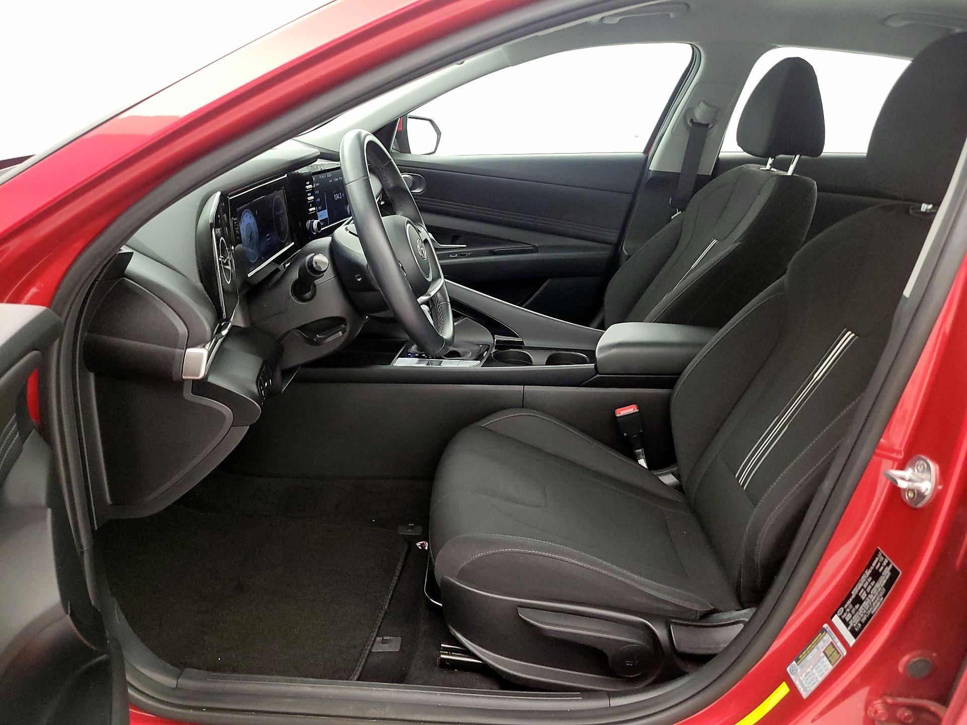 Thumbnail: 2022 Hyundai Elantra - 11