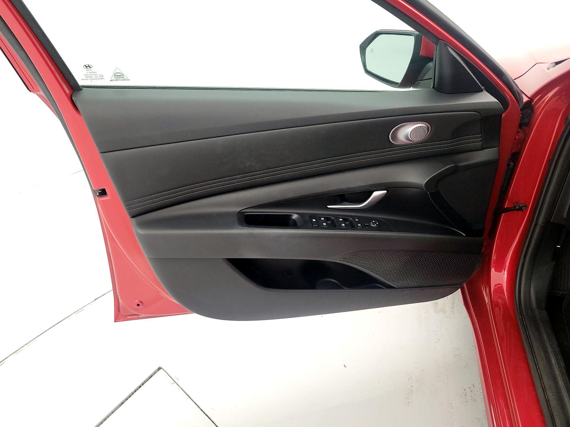 Thumbnail: 2022 Hyundai Elantra - 12