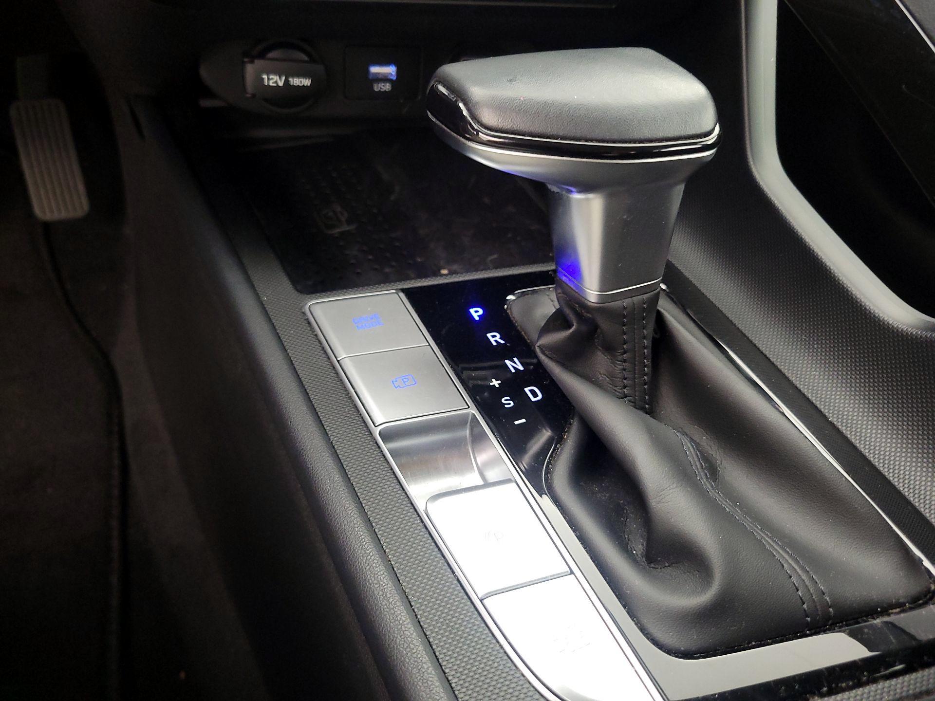 Thumbnail: 2022 Hyundai Elantra - 17