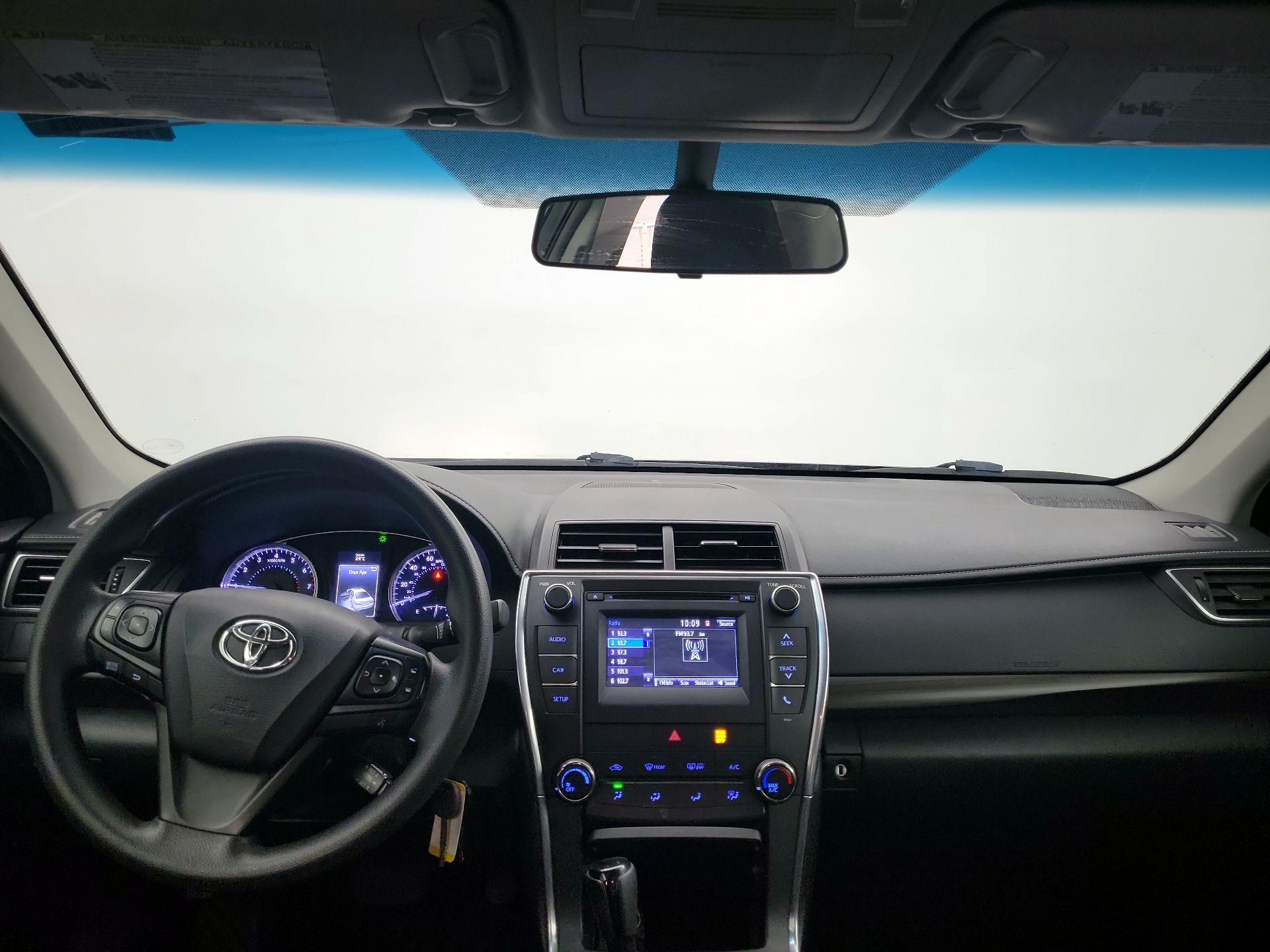 Thumbnail: 2016 Toyota Camry - 9