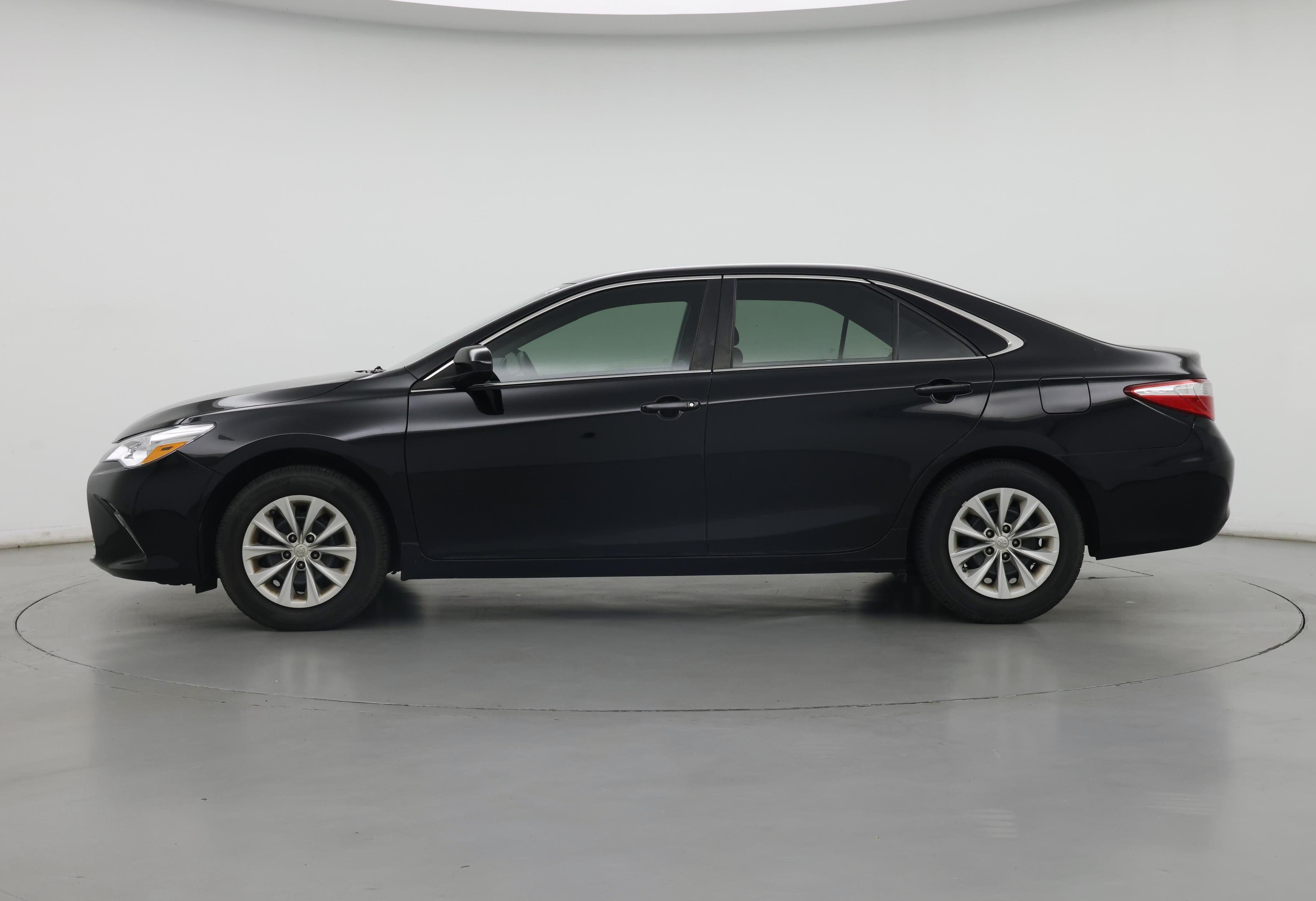 Thumbnail: 2016 Toyota Camry - 3