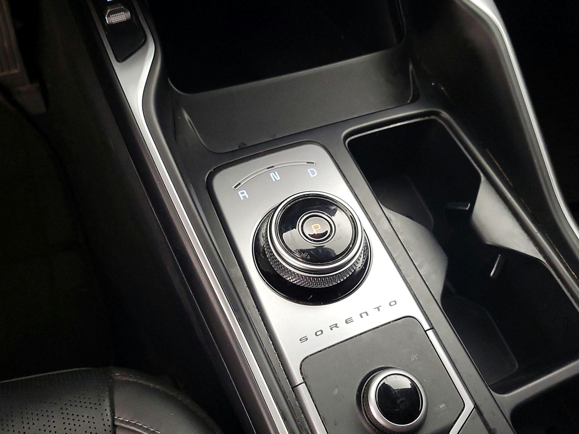 Thumbnail: 2023 Kia Sorento - 17