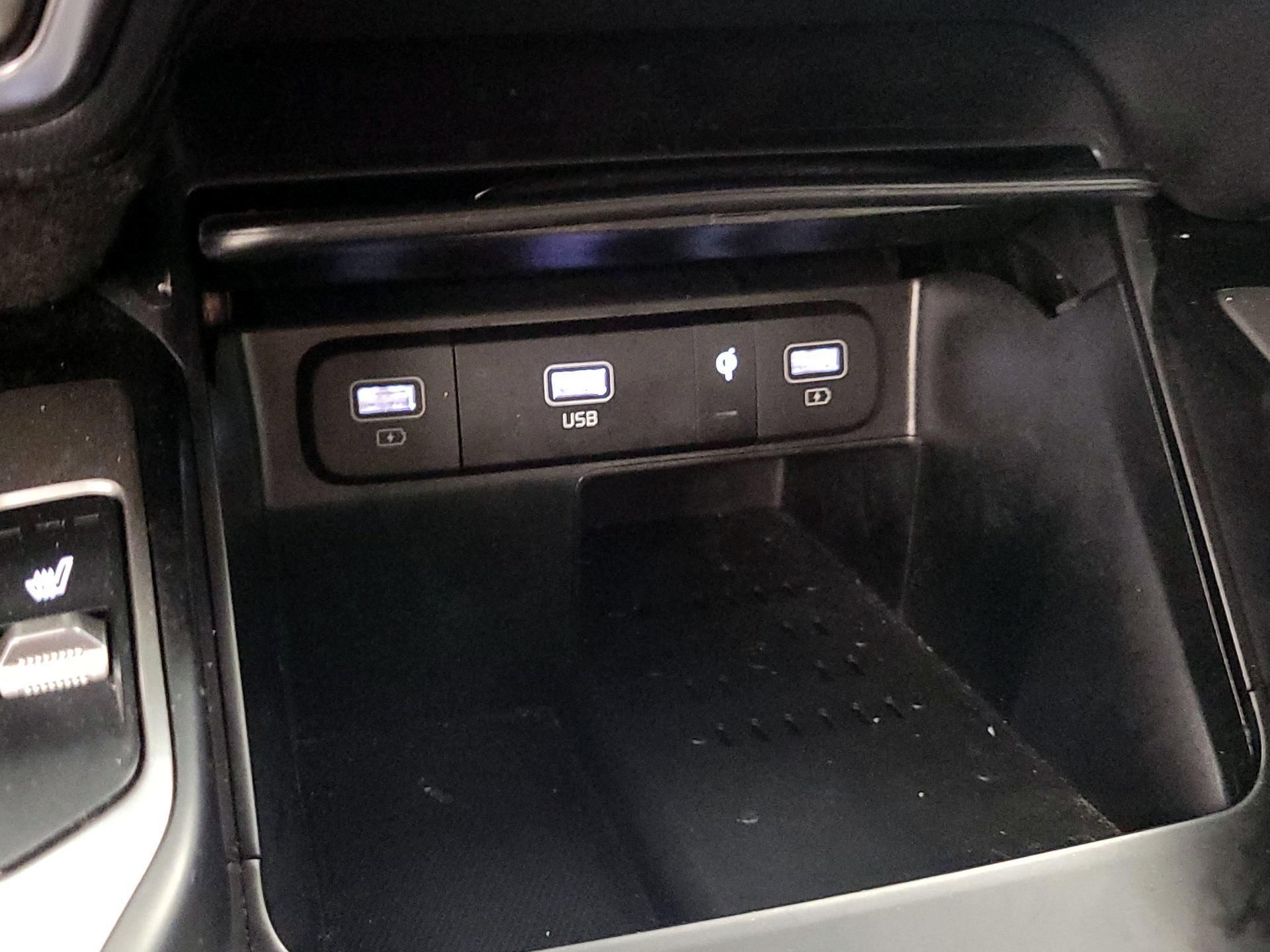 Thumbnail: 2023 Kia Sorento - 18