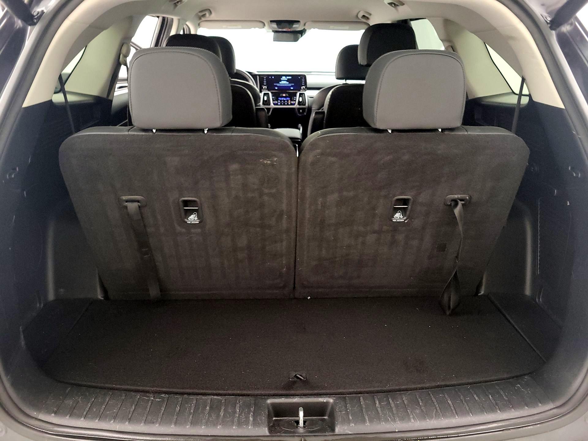 Thumbnail: 2023 Kia Sorento - 20