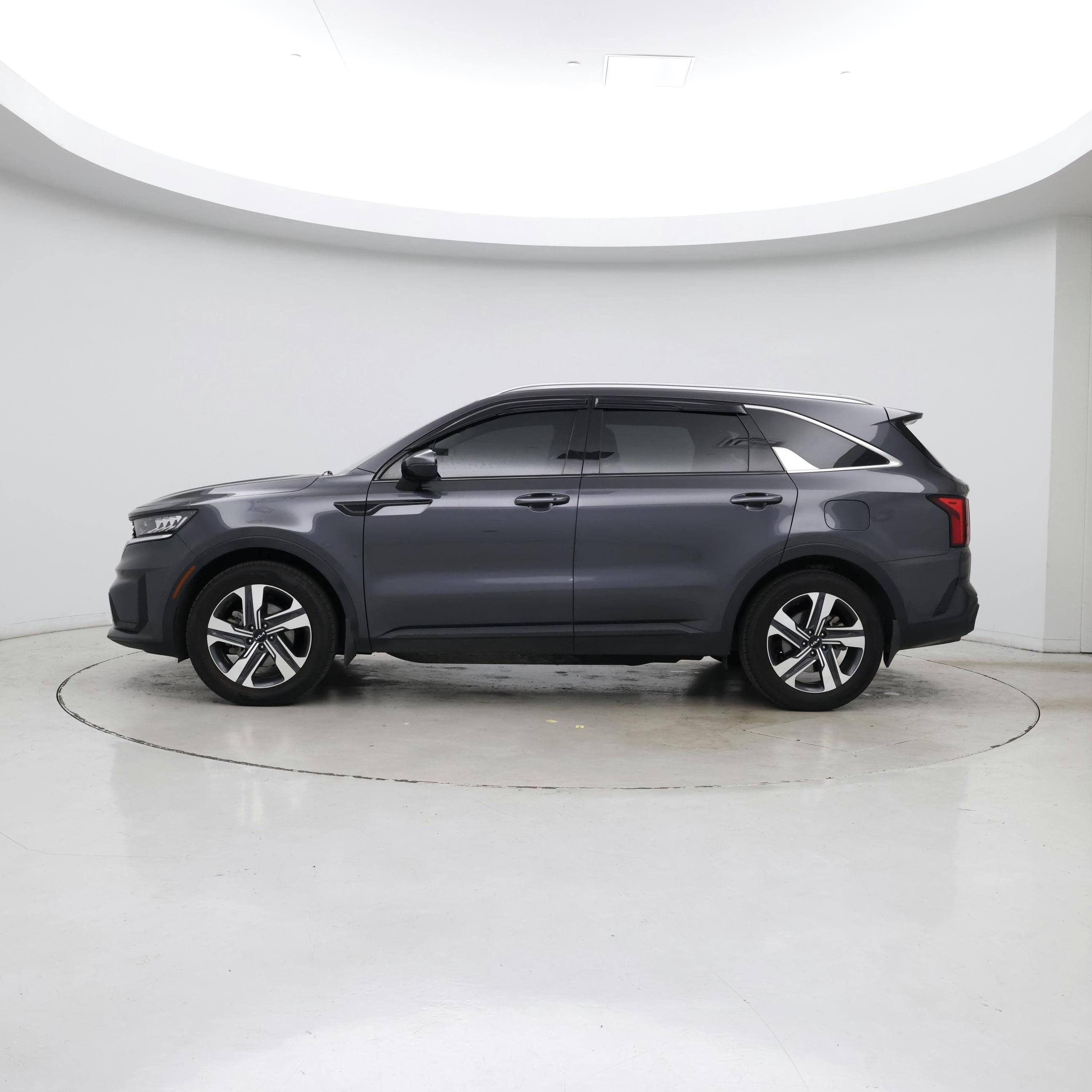 Thumbnail: 2023 Kia Sorento - 3