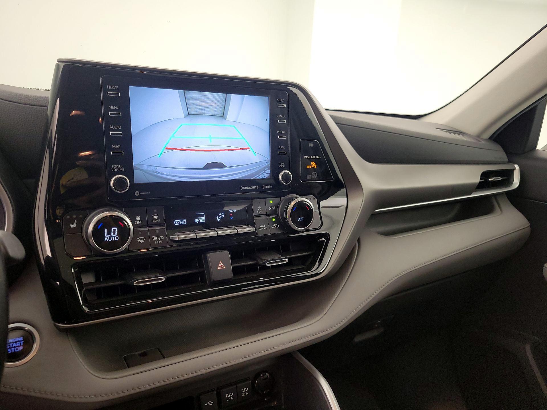 Thumbnail: 2021 Toyota Highlander - 14